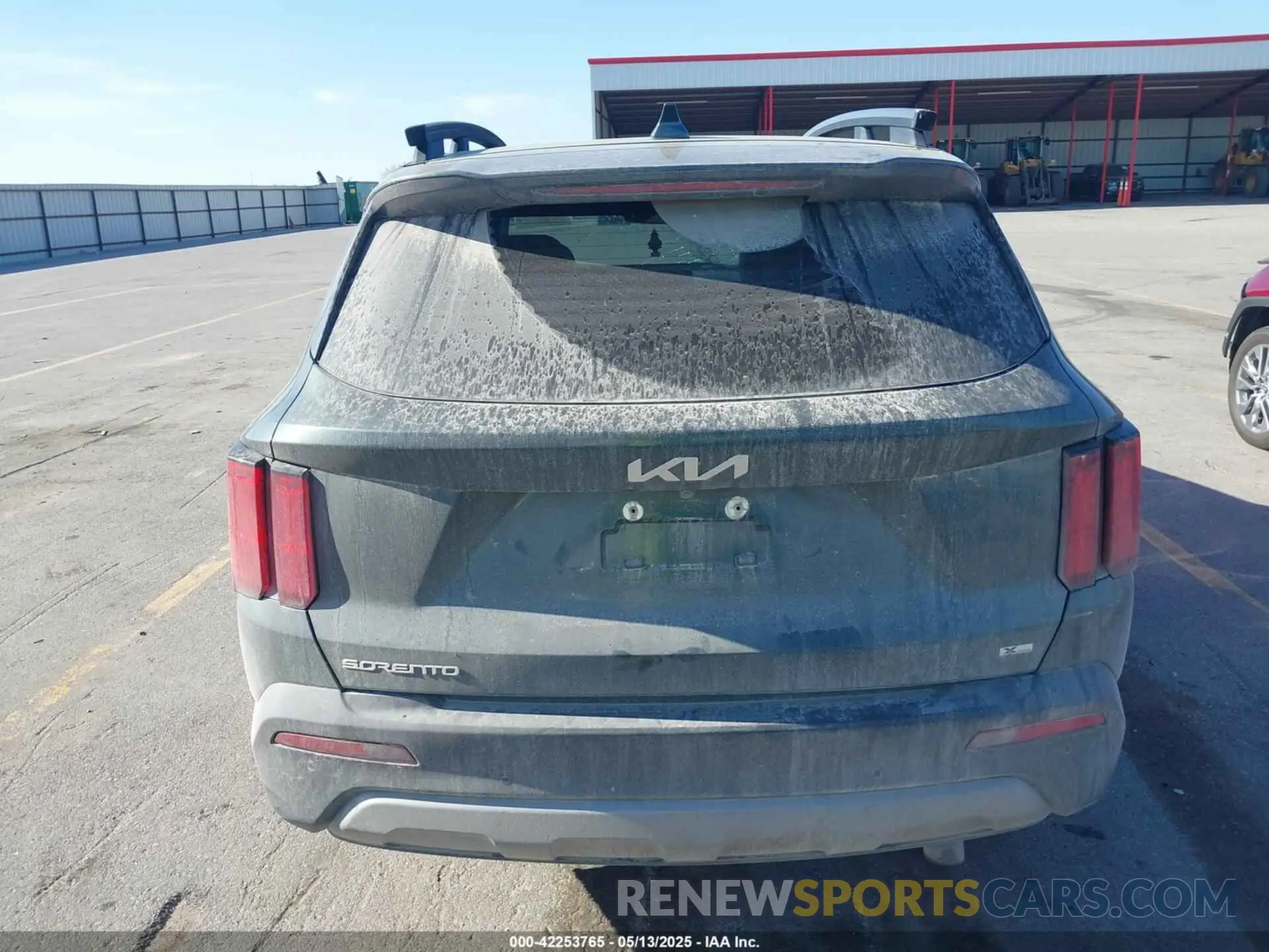 16 Photograph of a damaged car 5XYRKDLF3PG170608 KIA SORENTO 2023