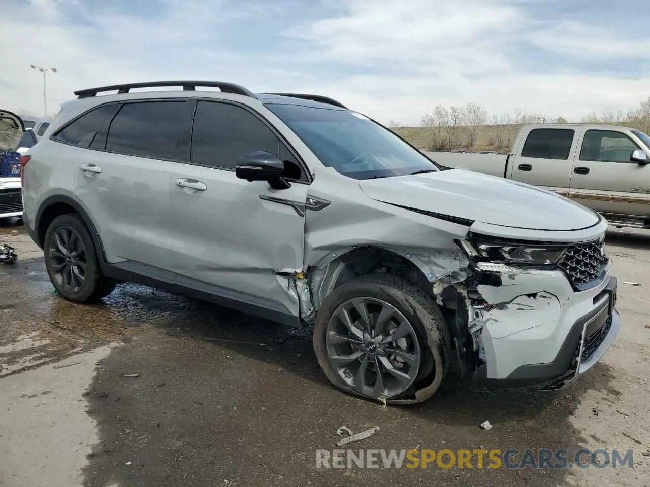 4 Photograph of a damaged car 5XYRKDLF4PG229777 KIA SORENTO 2023