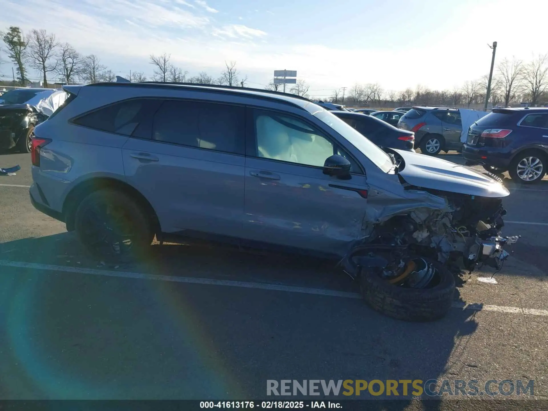 13 Photograph of a damaged car 5XYRKDLF5PG226127 KIA SORENTO 2023