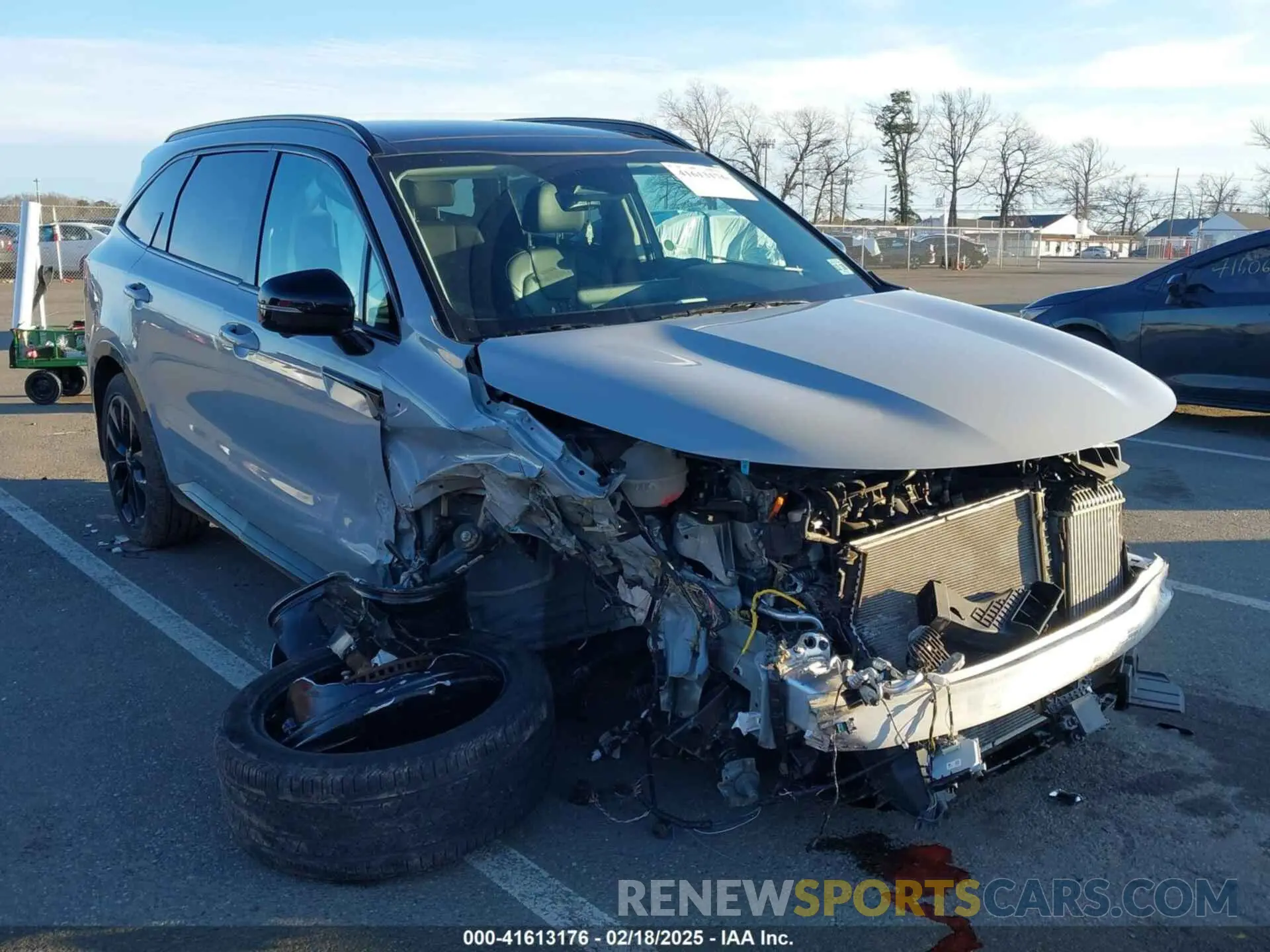 6 Photograph of a damaged car 5XYRKDLF5PG226127 KIA SORENTO 2023