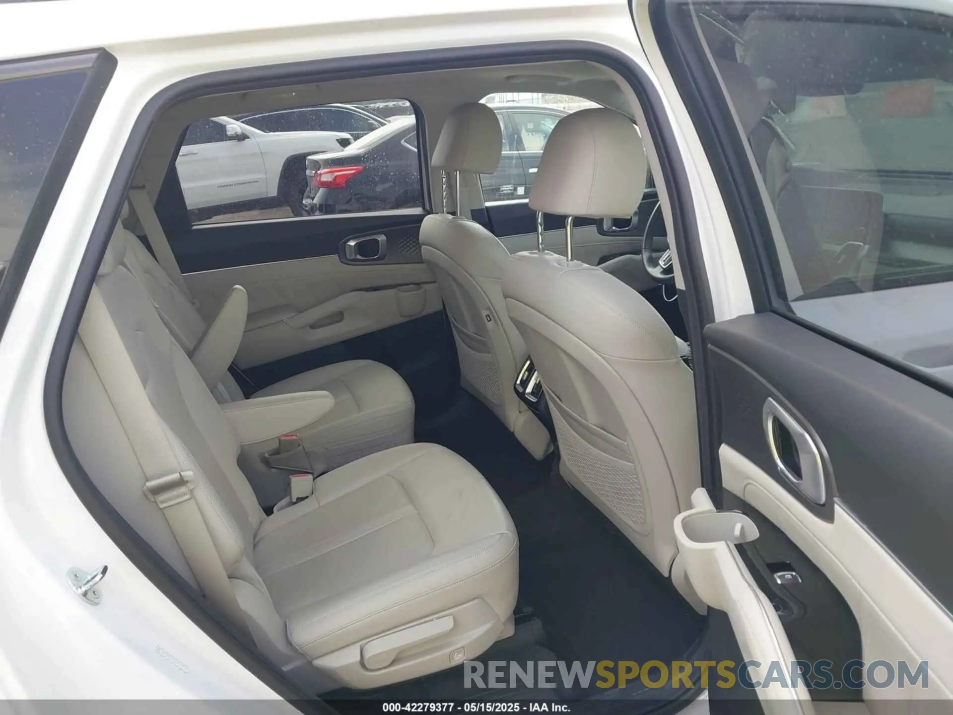 8 Фотография поврежденного автомобиля 5XYRKDLF7PG210947 KIA SORENTO 2023