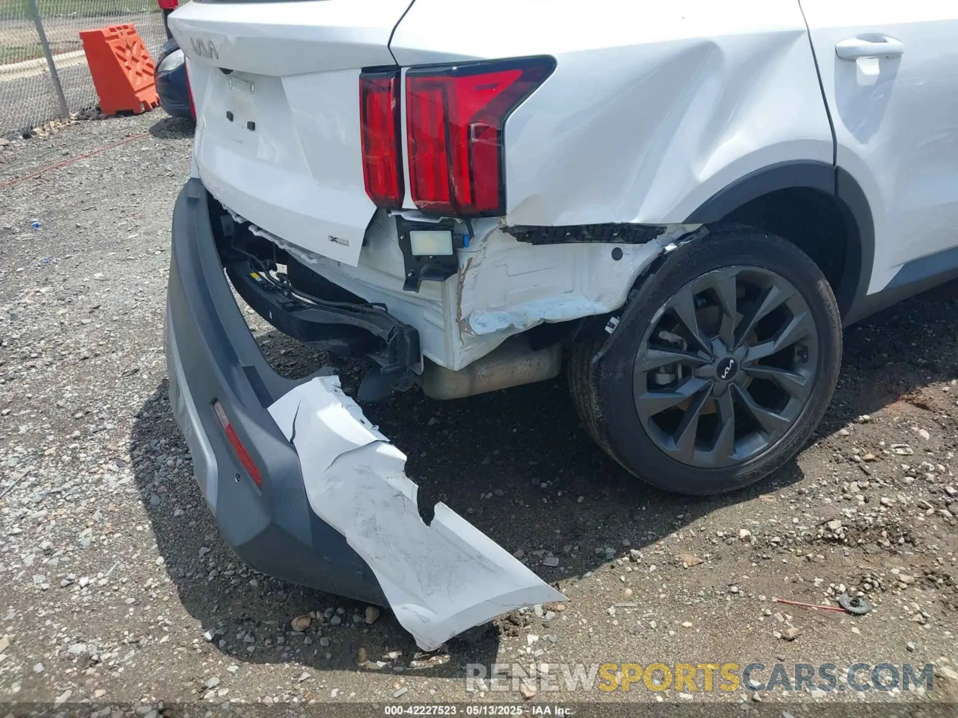 18 Photograph of a damaged car 5XYRKDLF7PG229269 KIA SORENTO 2023