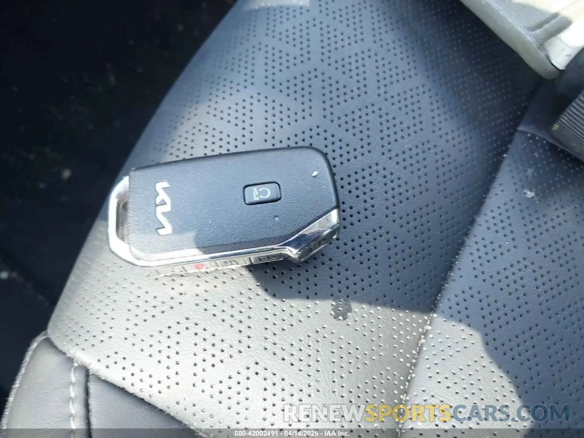 11 Фотография поврежденного автомобиля 5XYRKDLF7PG244404 KIA SORENTO 2023