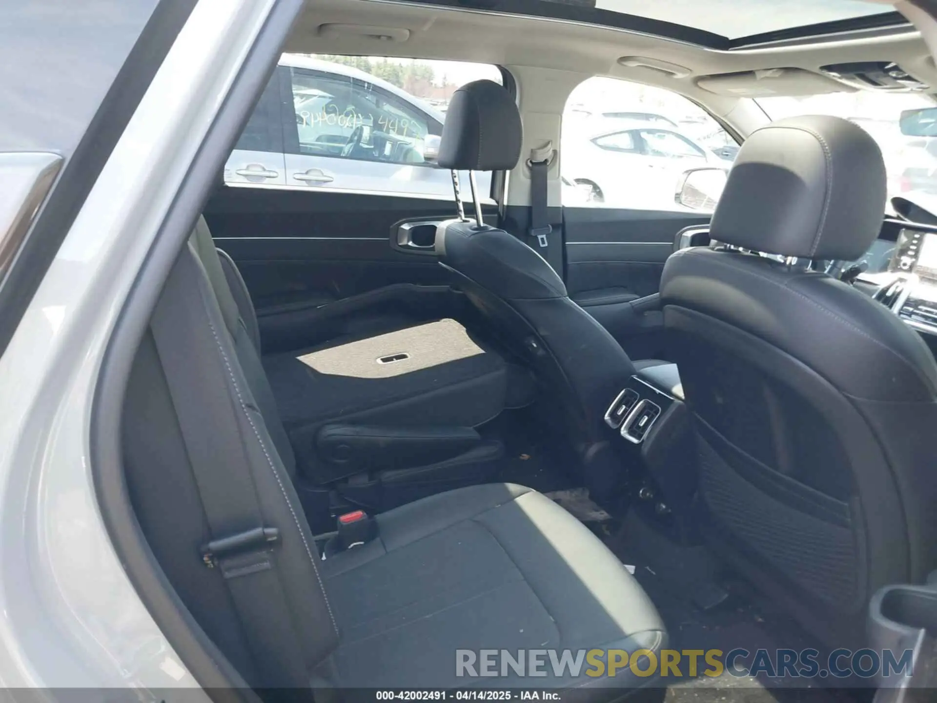 8 Фотография поврежденного автомобиля 5XYRKDLF7PG244404 KIA SORENTO 2023