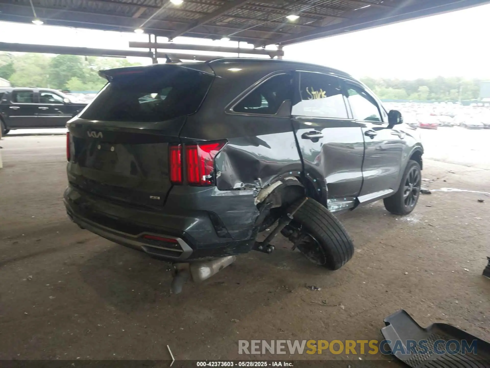 4 Фотография поврежденного автомобиля 5XYRKDLF8PG190059 KIA SORENTO 2023