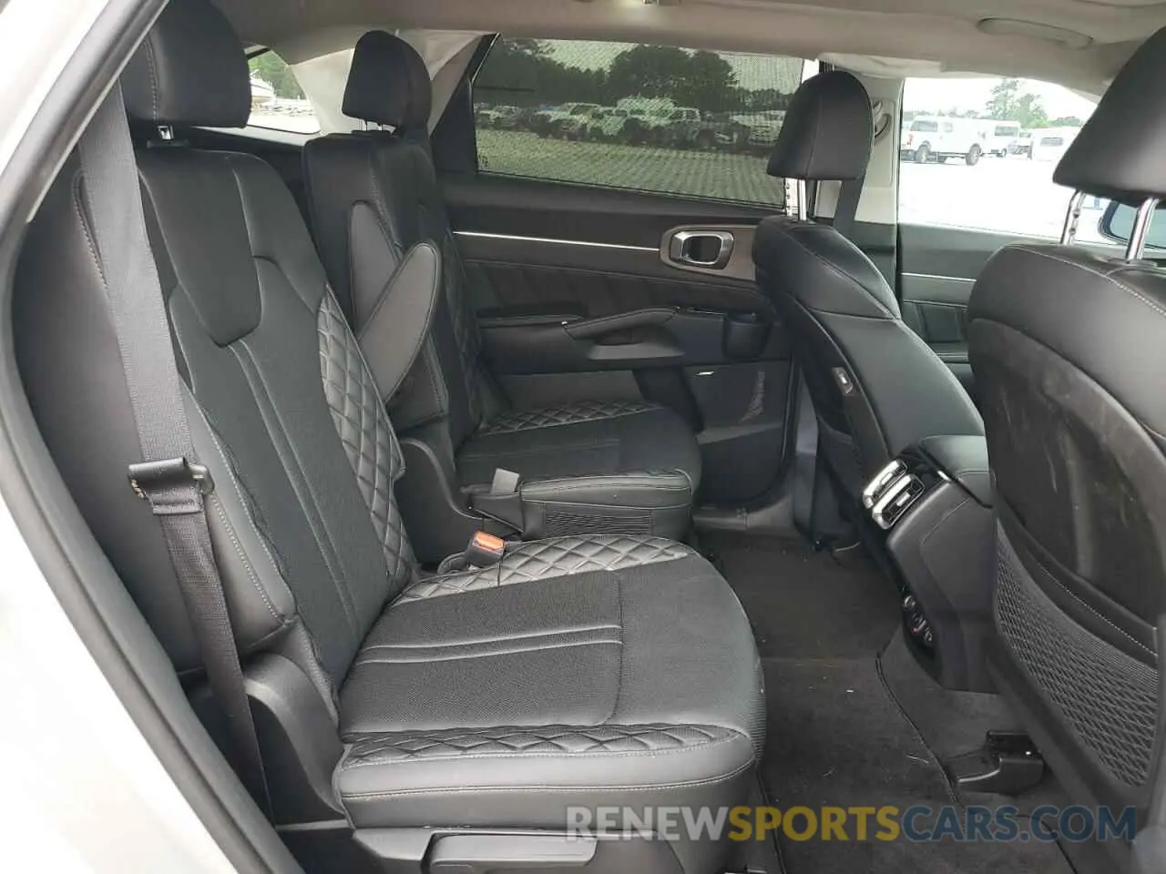 11 Photograph of a damaged car 5XYRKDLFXPG201529 KIA SORENTO 2023