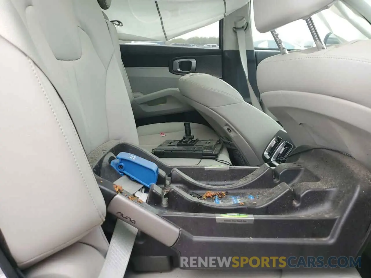 12 Photograph of a damaged car 5XYRL4LC0PG177244 KIA SORENTO 2023
