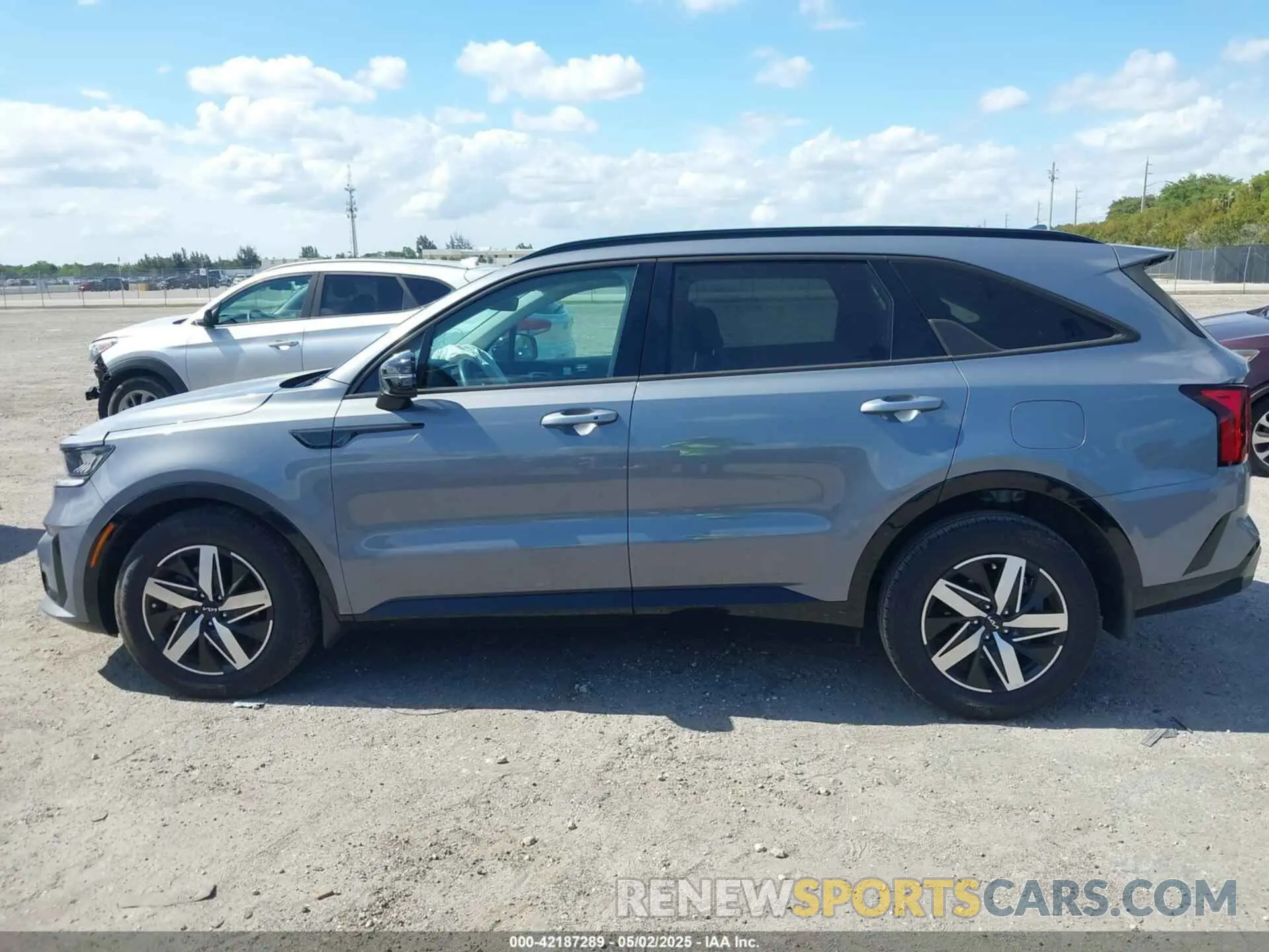 14 Фотография поврежденного автомобиля 5XYRL4LC1PG210736 KIA SORENTO 2023