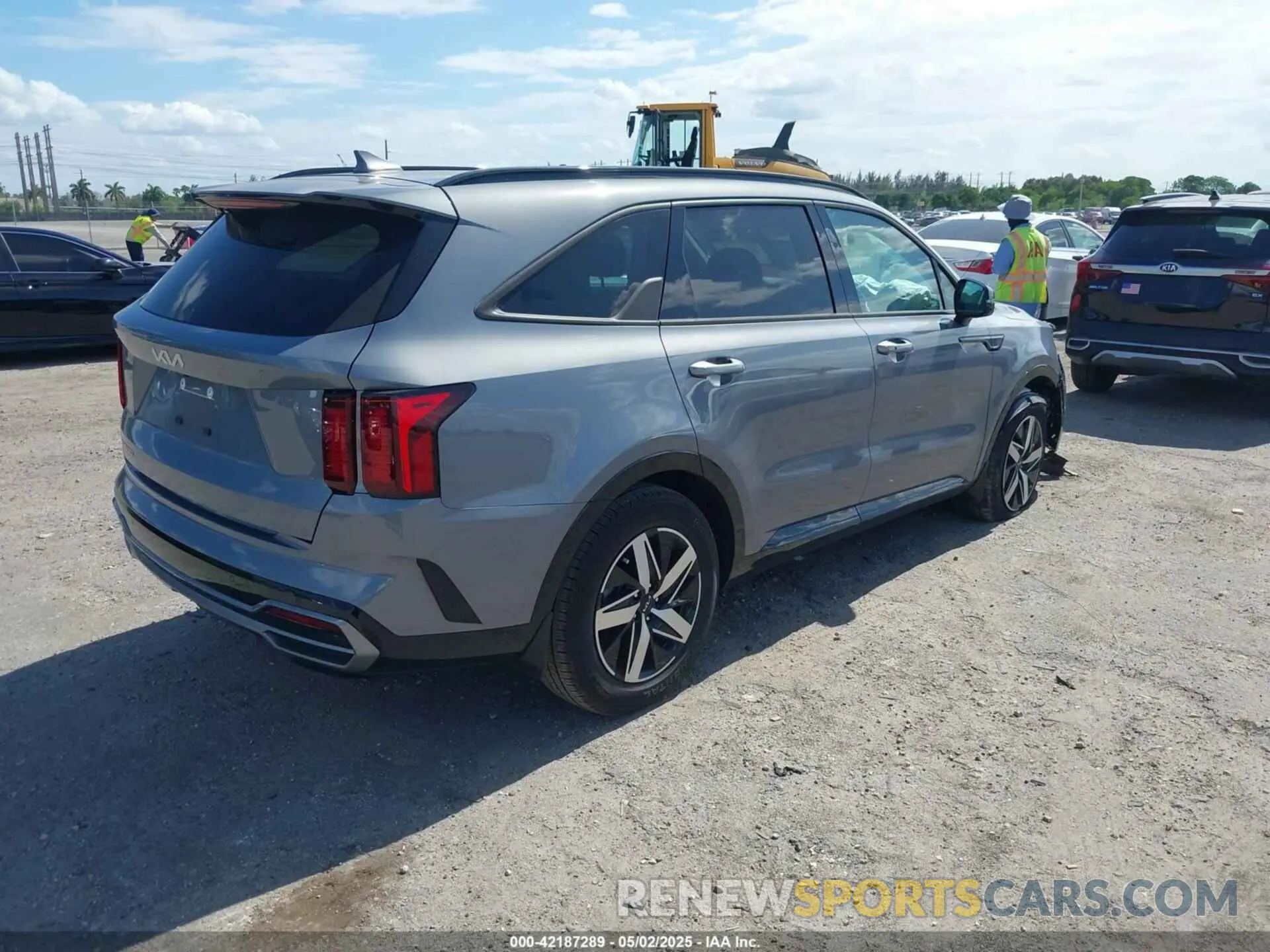 4 Фотография поврежденного автомобиля 5XYRL4LC1PG210736 KIA SORENTO 2023