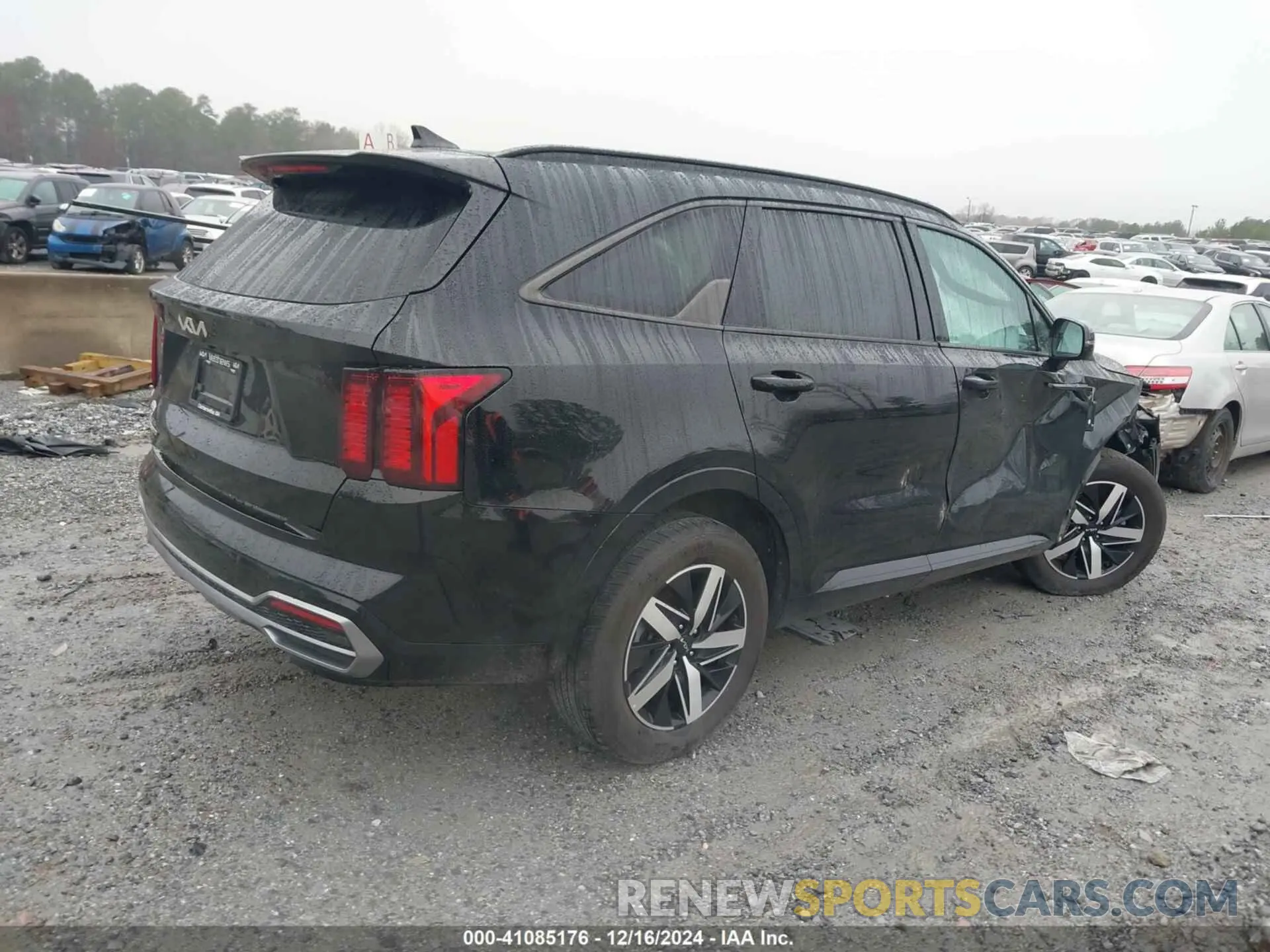 4 Фотография поврежденного автомобиля 5XYRL4LC7PG222843 KIA SORENTO 2023