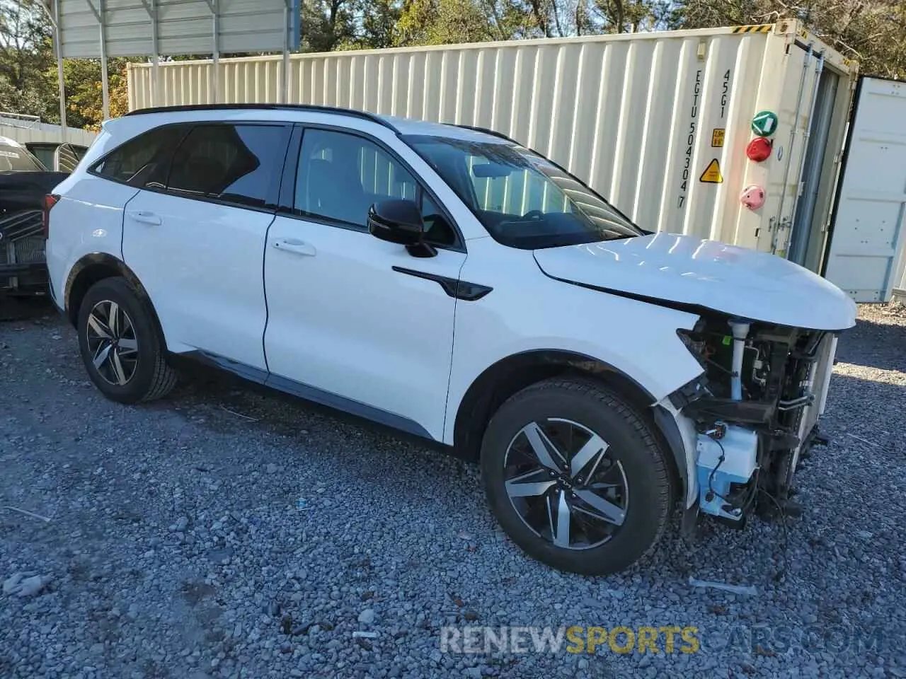 4 Photograph of a damaged car 5XYRL4LCXPG227664 KIA SORENTO 2023