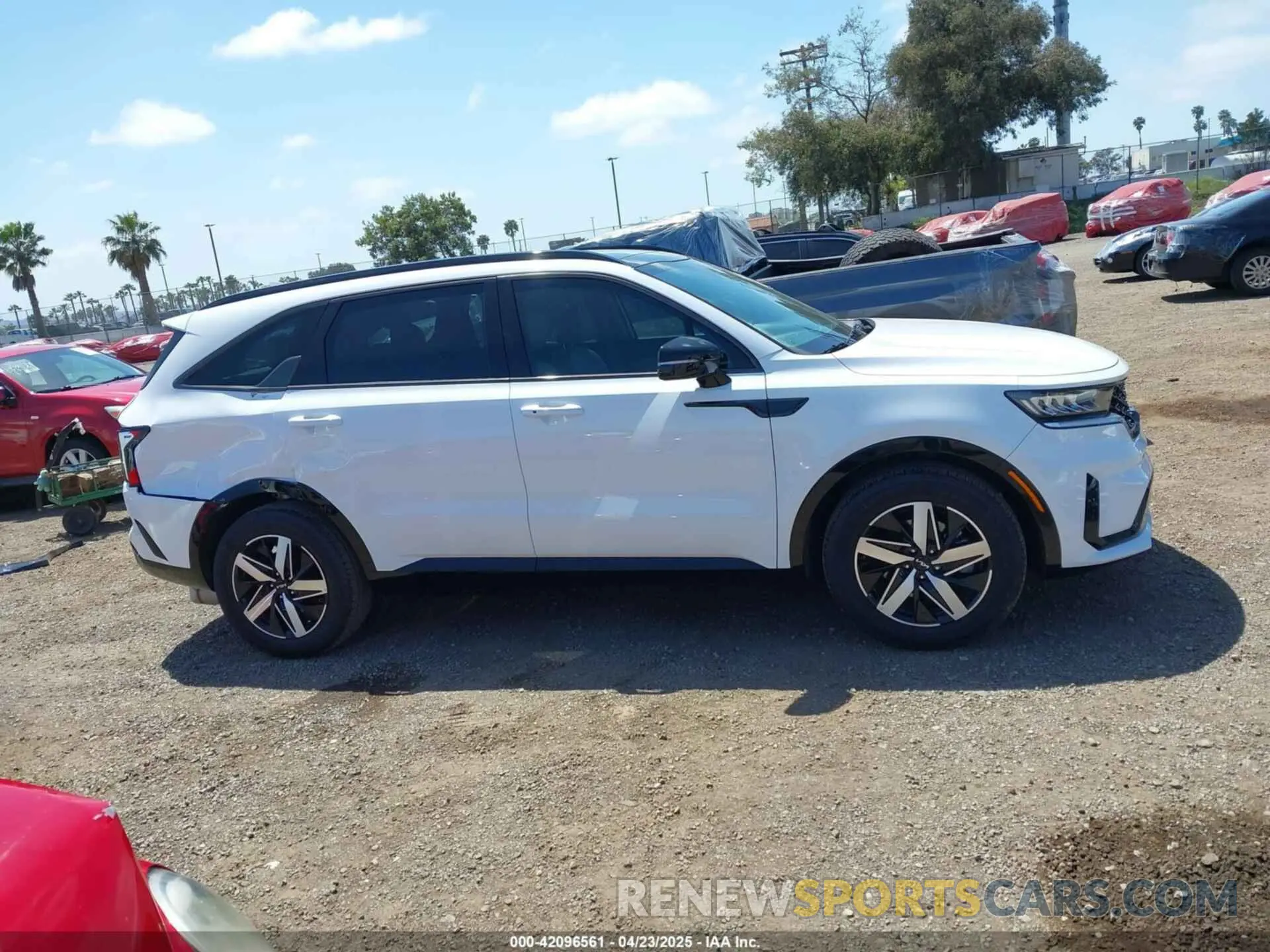 14 Фотография поврежденного автомобиля 5XYRL4LCXPG229608 KIA SORENTO 2023