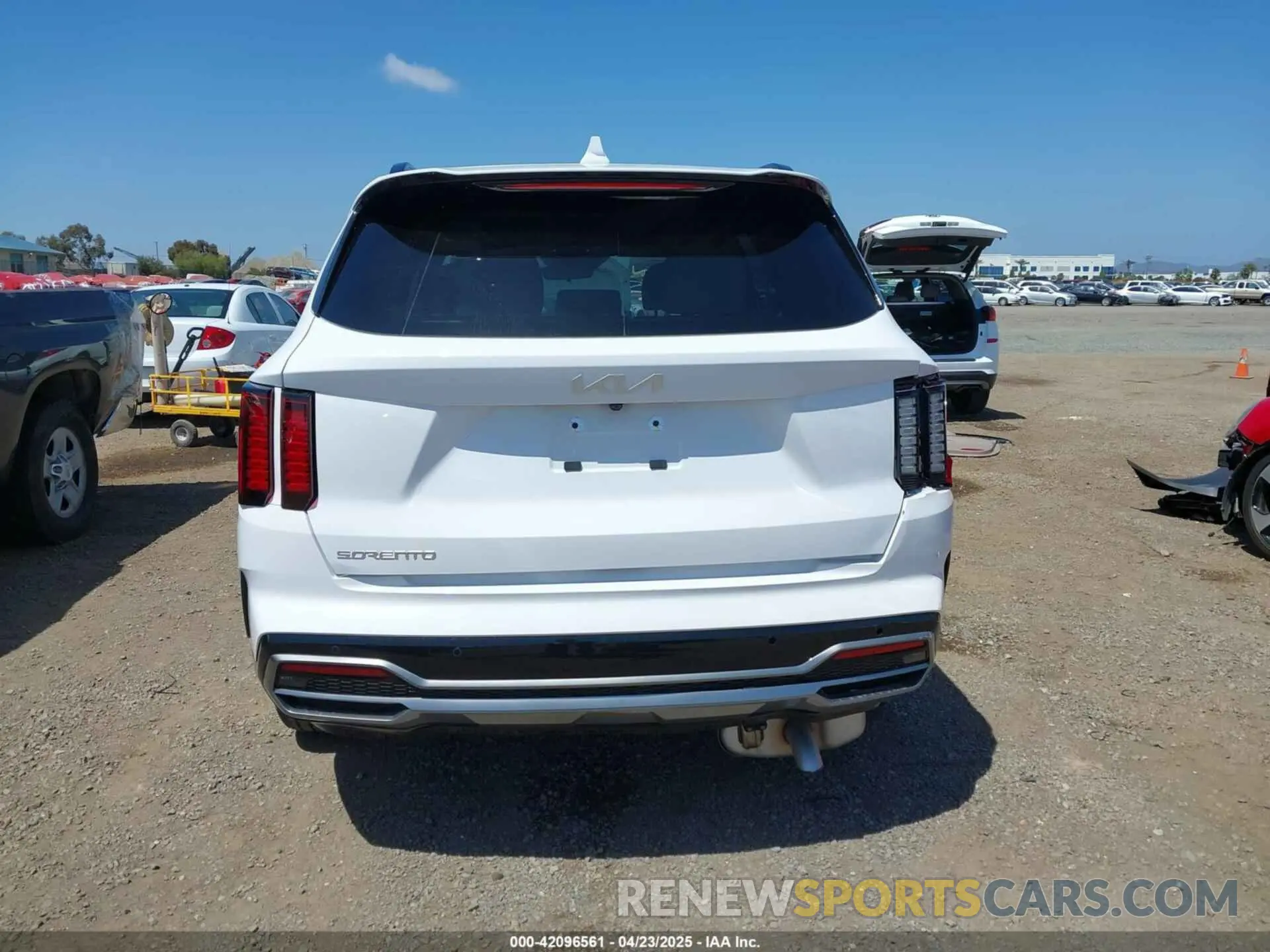 17 Фотография поврежденного автомобиля 5XYRL4LCXPG229608 KIA SORENTO 2023
