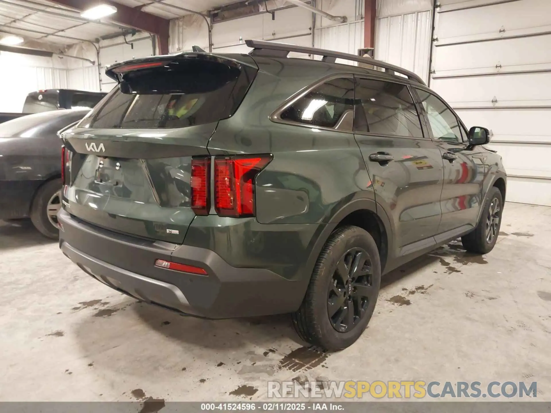 4 Photograph of a damaged car 5XYRLDLC8PG220664 KIA SORENTO 2023