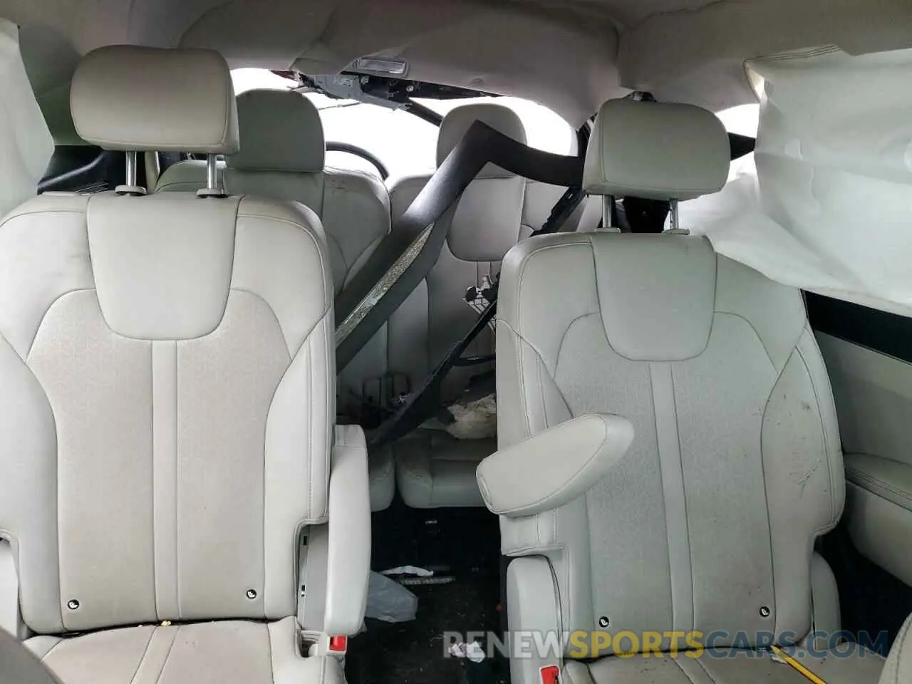 10 Photograph of a damaged car KNDRHDLG7P5144416 KIA SORENTO 2023