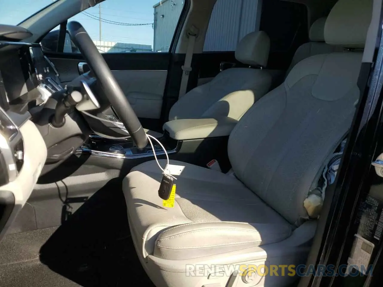 7 Photograph of a damaged car KNDRKDLG4P5163183 KIA SORENTO 2023