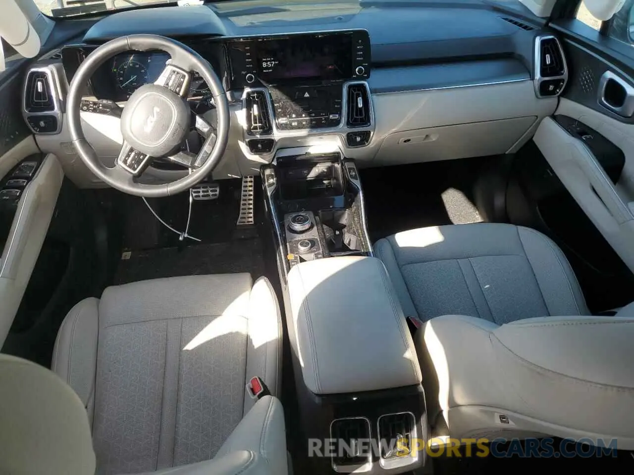 8 Photograph of a damaged car KNDRMDLG7P5139194 KIA SORENTO 2023