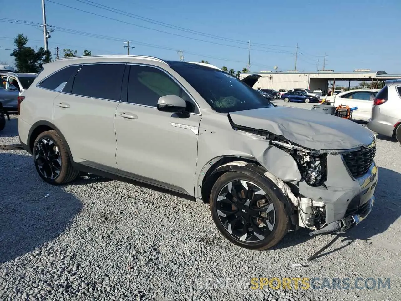 4 Photograph of a damaged car 5XYRH4JF3RG287657 KIA SORENTO 2024