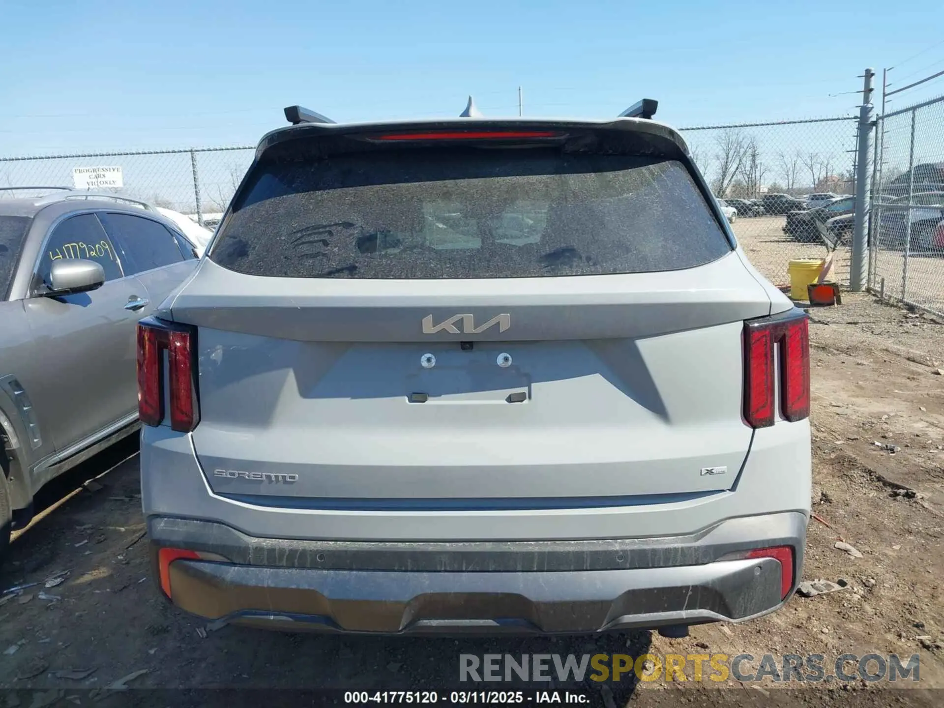 17 Photograph of a damaged car 5XYRHDJF9RG261693 KIA SORENTO 2024