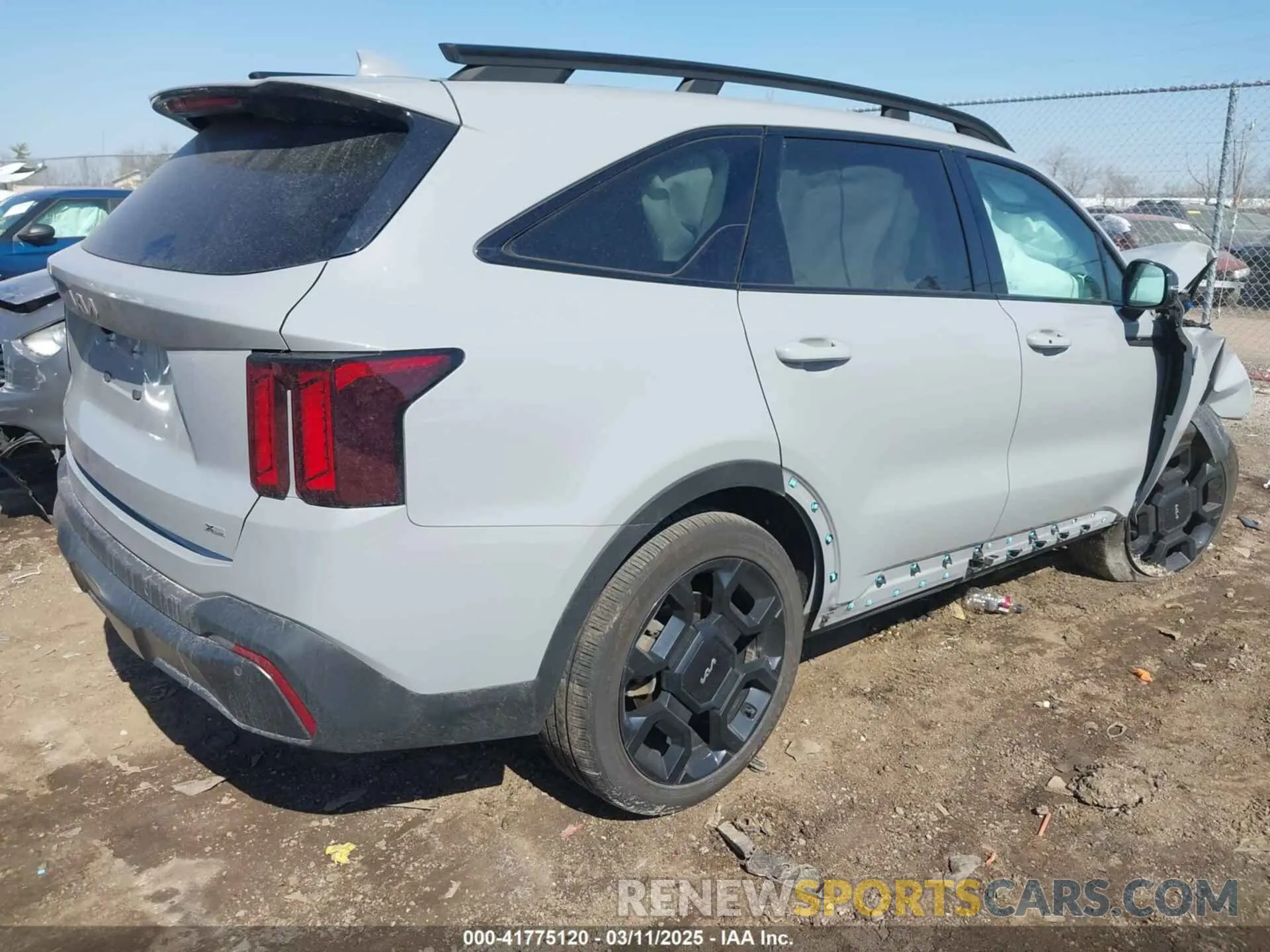 4 Photograph of a damaged car 5XYRHDJF9RG261693 KIA SORENTO 2024