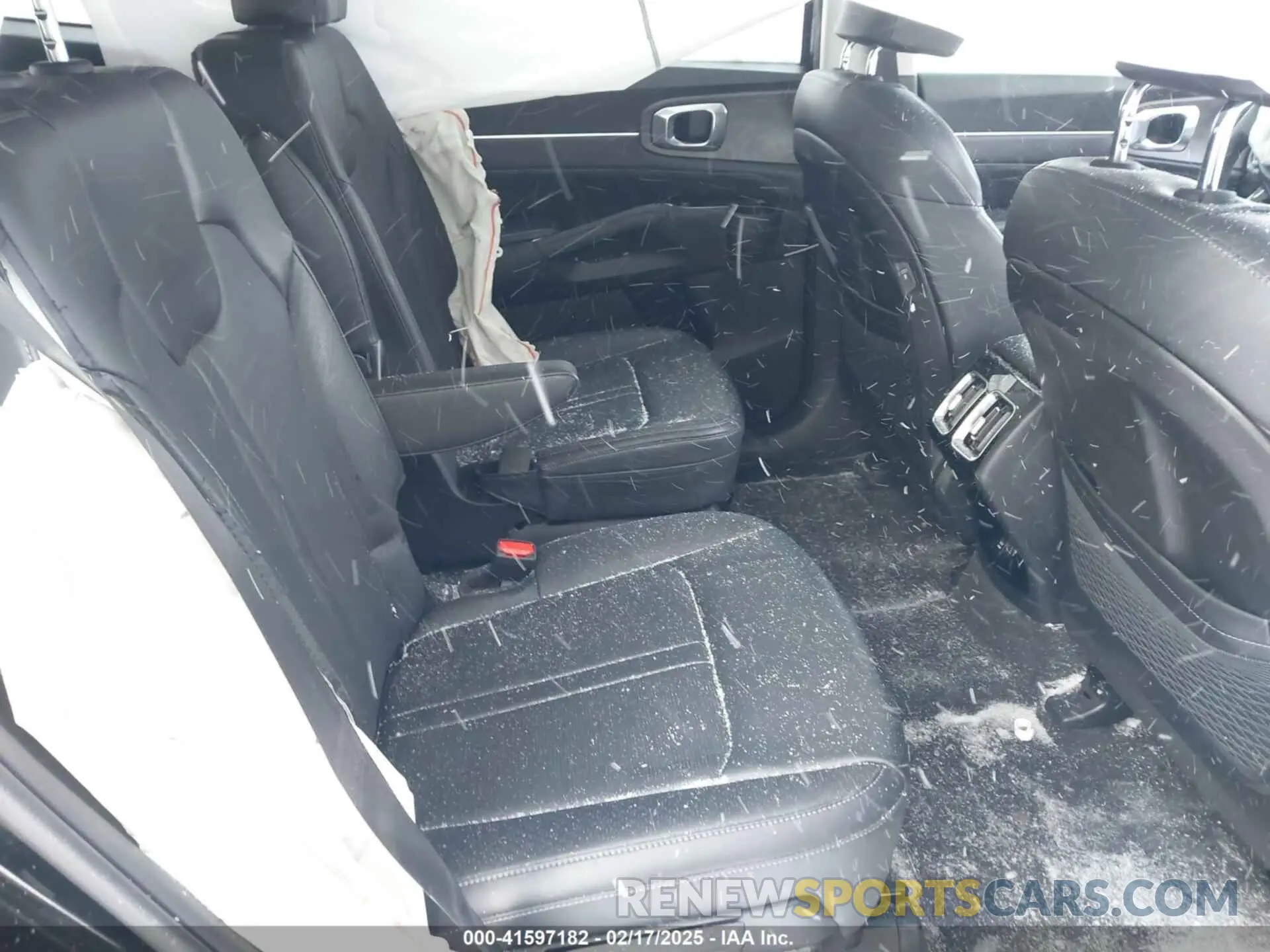 8 Фотография поврежденного автомобиля 5XYRKDJF1RG293796 KIA SORENTO 2024