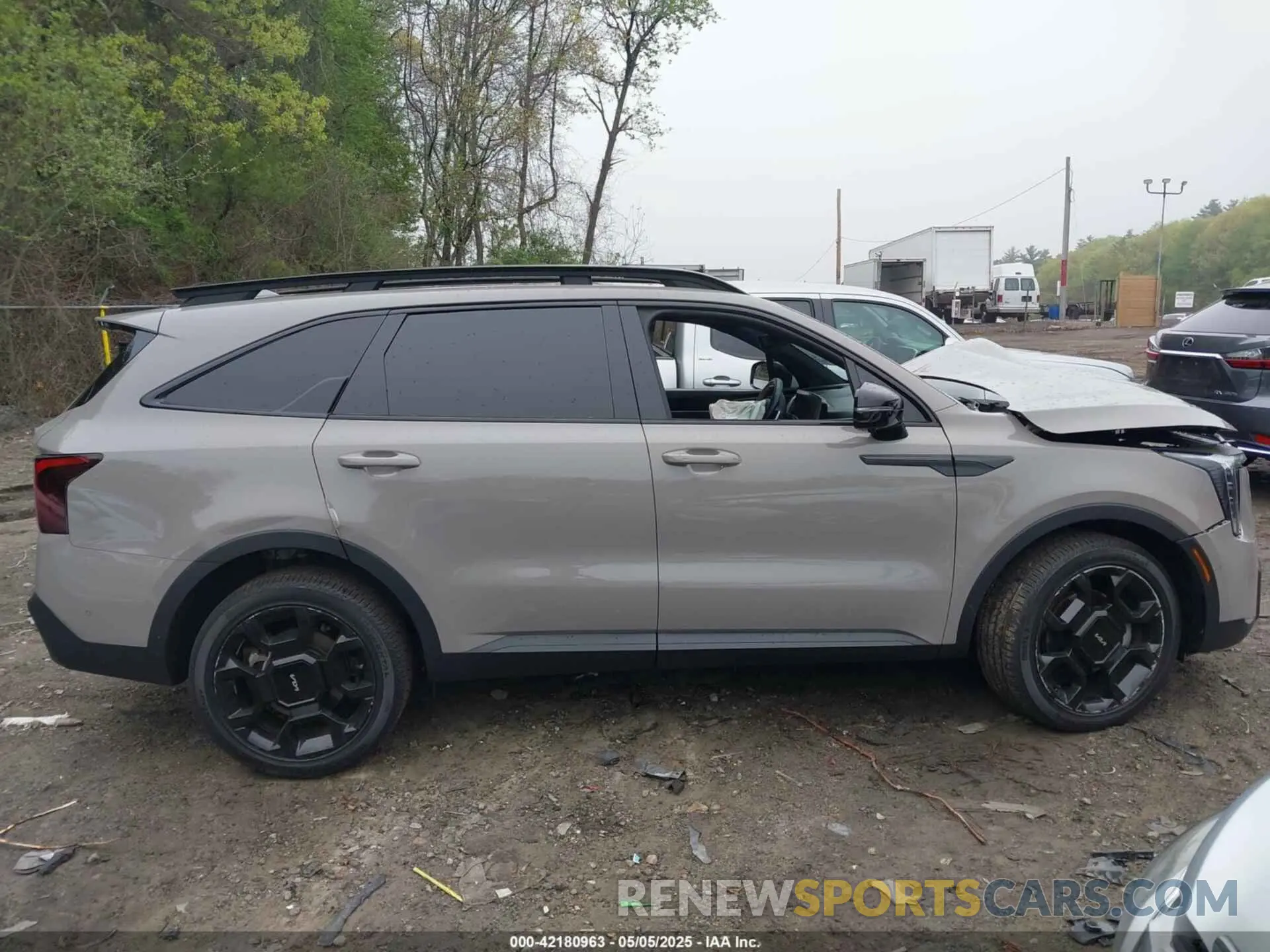 13 Photograph of a damaged car 5XYRKDJF2RG290535 KIA SORENTO 2024