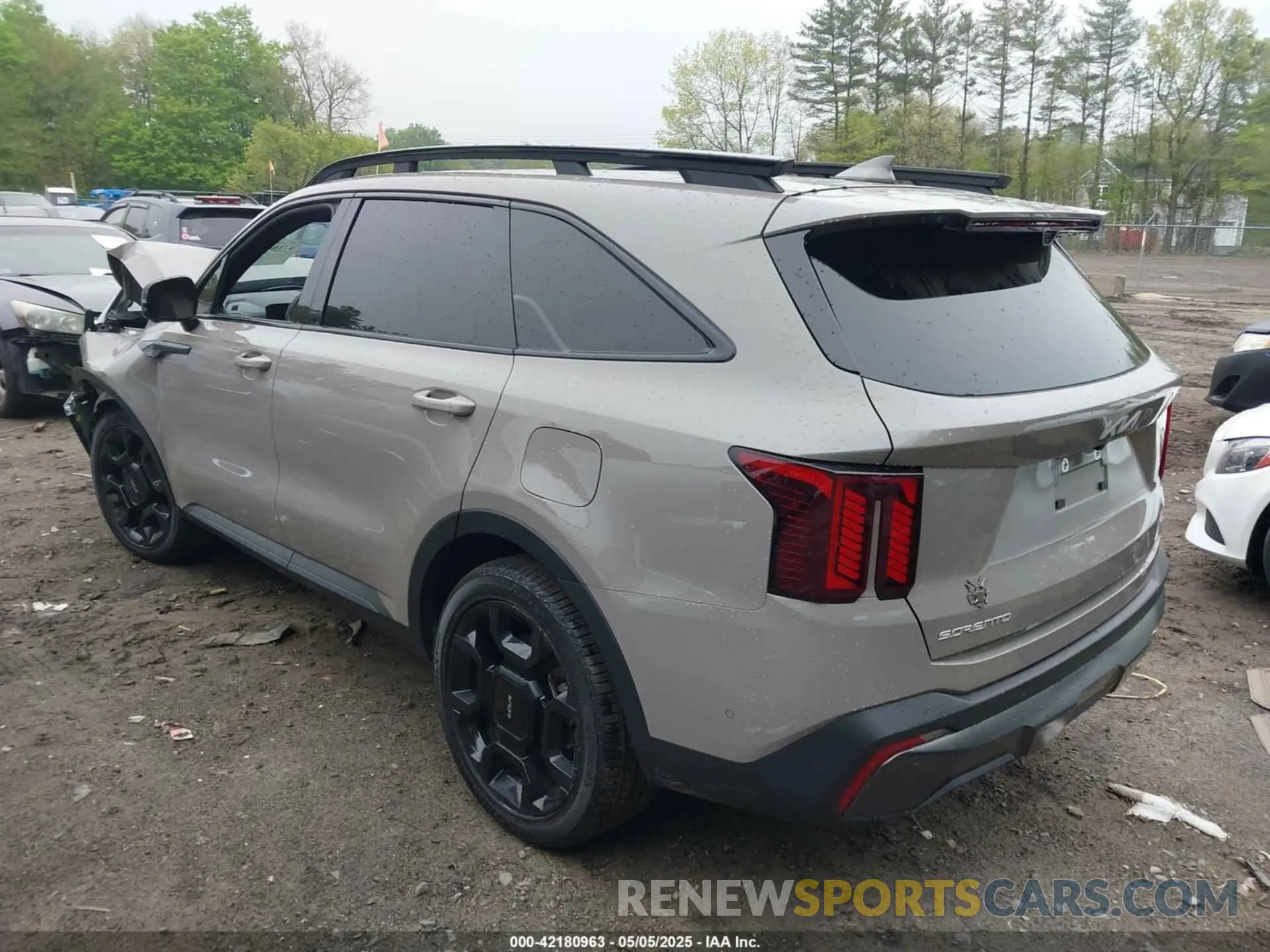 3 Photograph of a damaged car 5XYRKDJF2RG290535 KIA SORENTO 2024