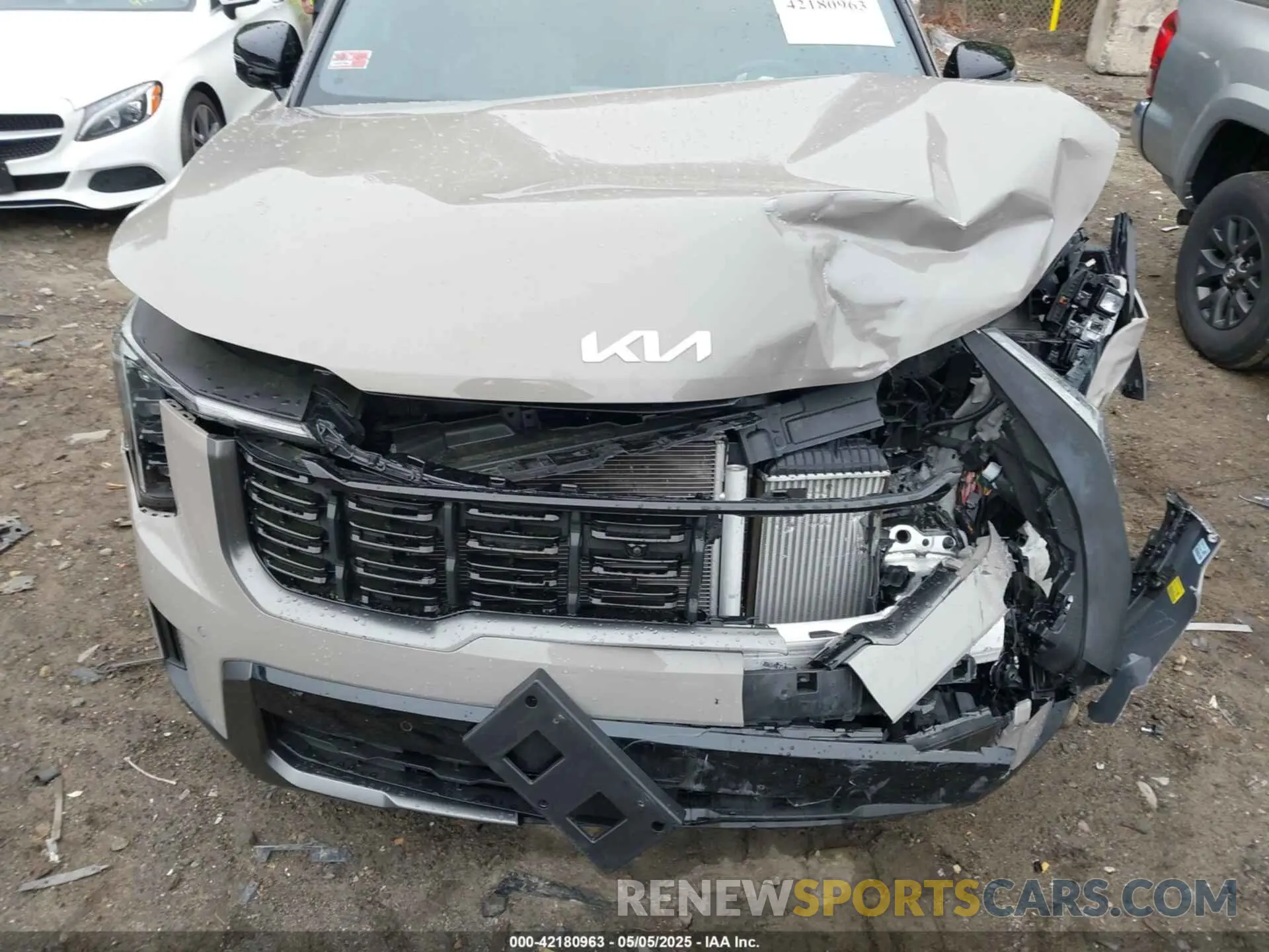 6 Photograph of a damaged car 5XYRKDJF2RG290535 KIA SORENTO 2024