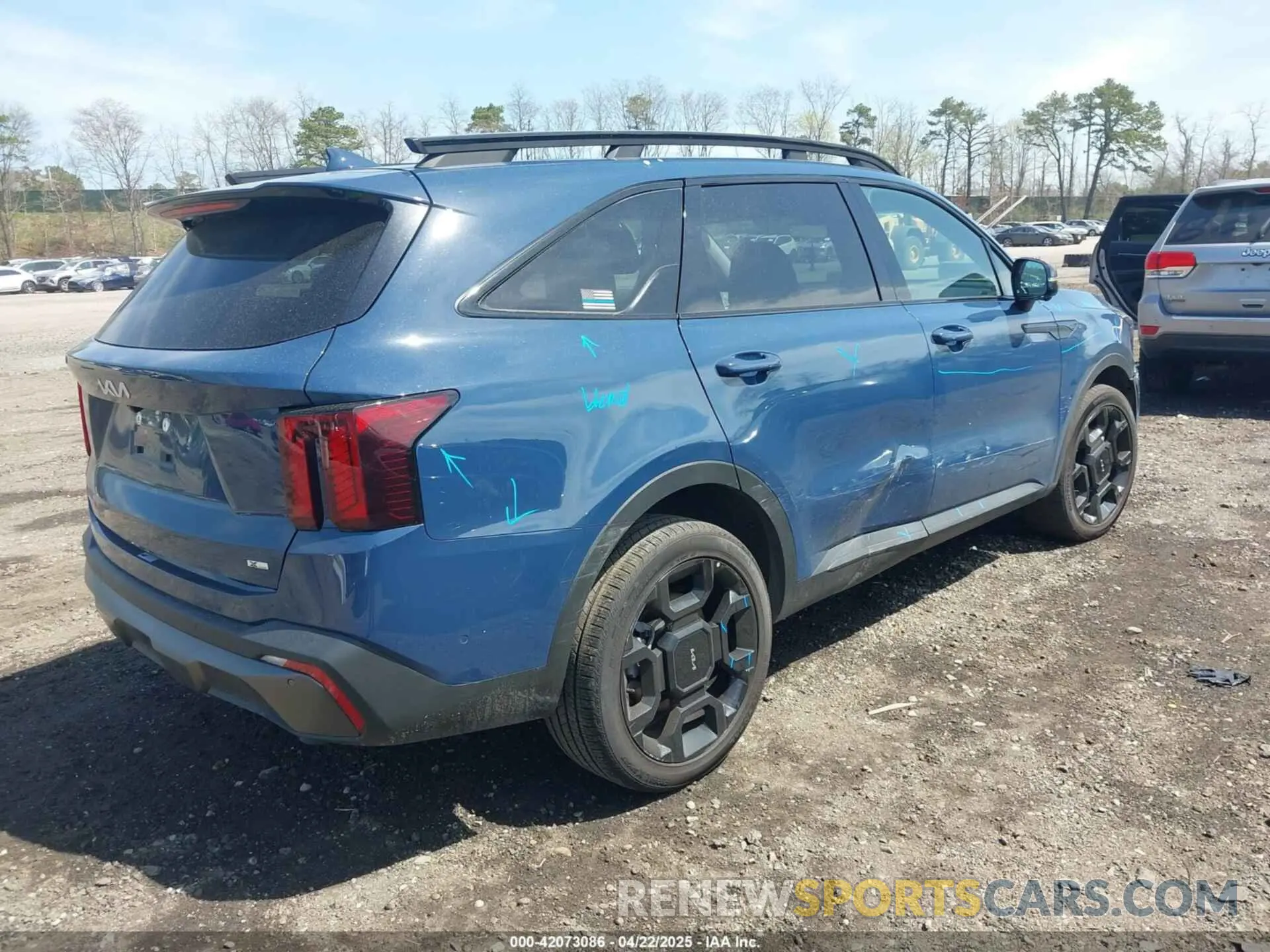 4 Photograph of a damaged car 5XYRKDJF3RG263361 KIA SORENTO 2024