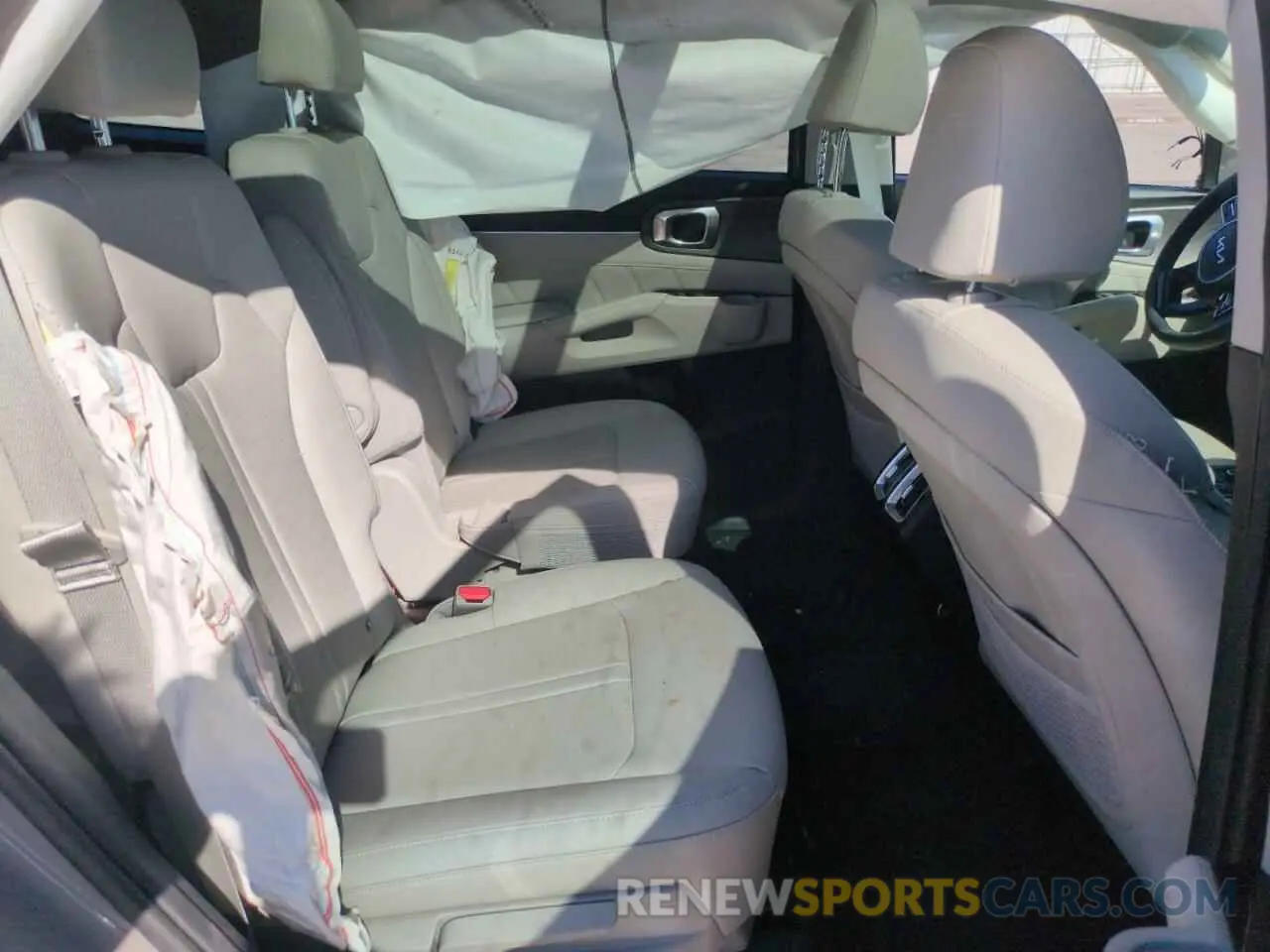 11 Photograph of a damaged car 5XYRKDJF7RG305319 KIA SORENTO 2024