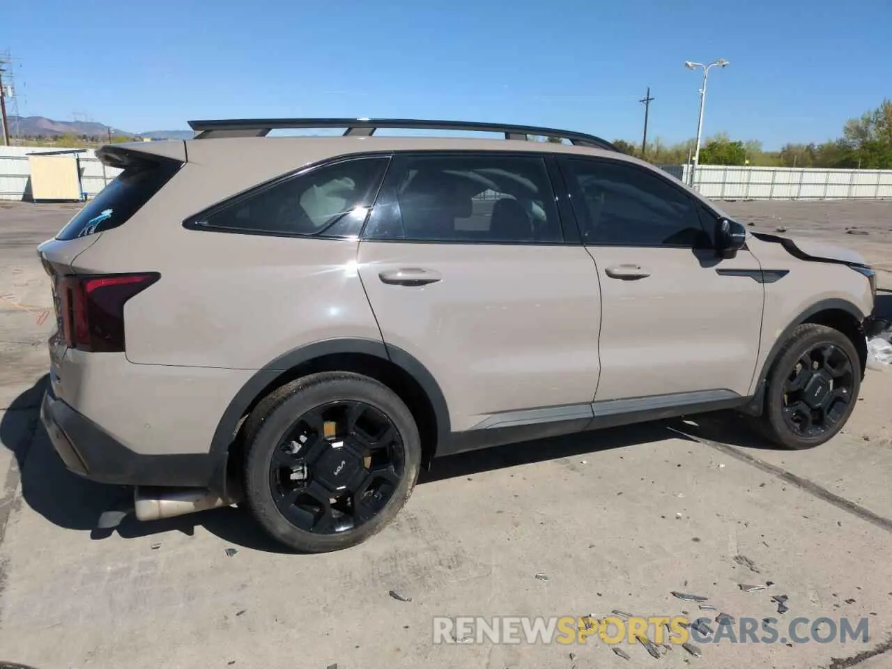3 Photograph of a damaged car 5XYRKDJF7RG305319 KIA SORENTO 2024