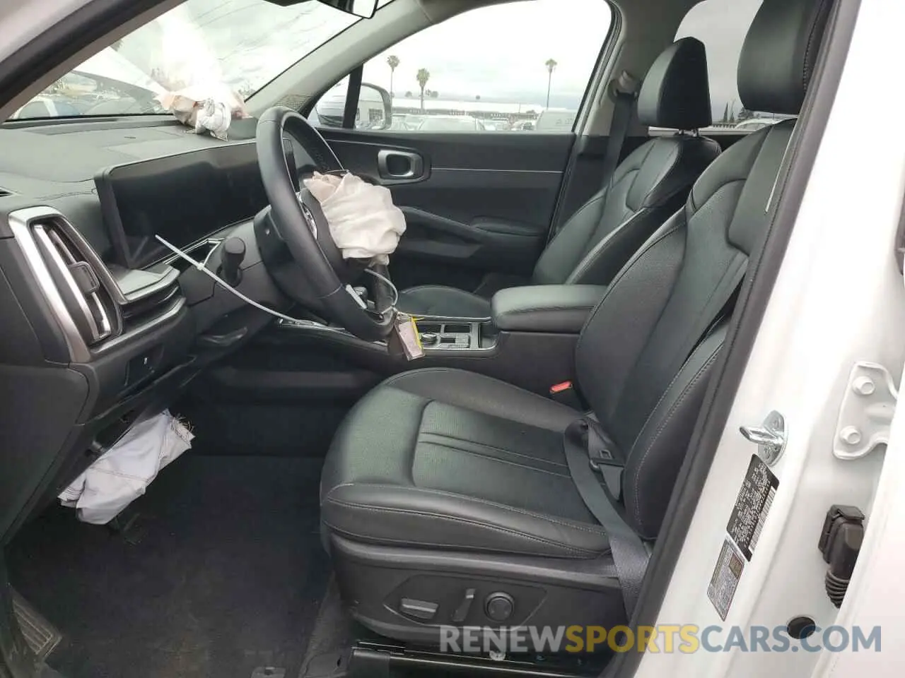 7 Photograph of a damaged car 5XYRLDJC0RG261215 KIA SORENTO 2024