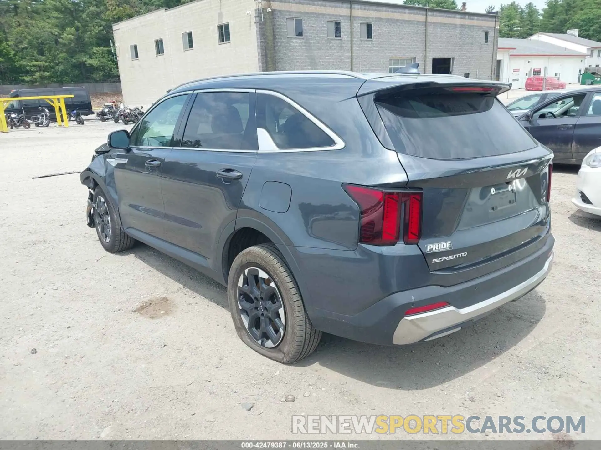 3 Photograph of a damaged car 5XYRLDJC3RG282074 KIA SORENTO 2024