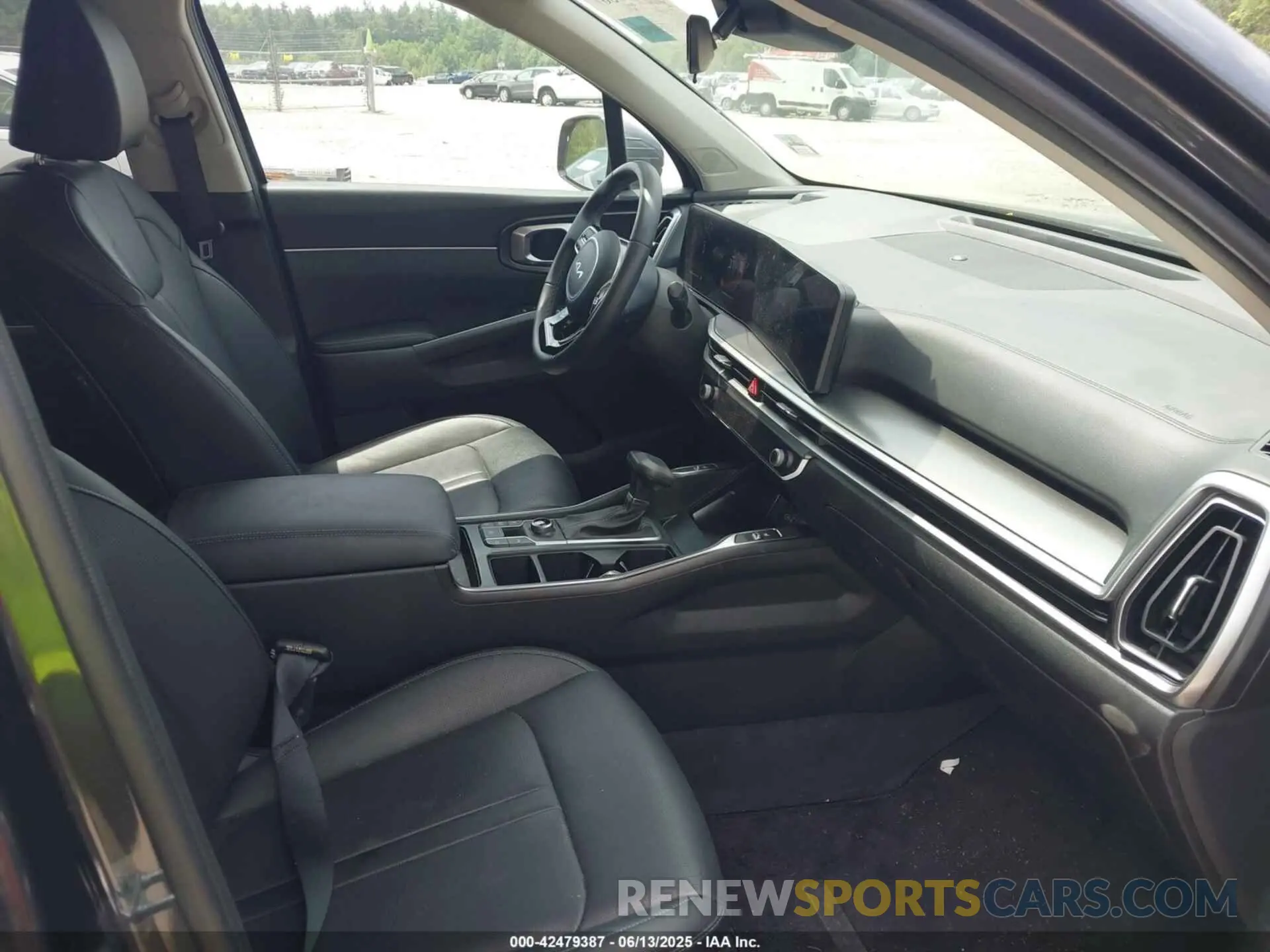 5 Photograph of a damaged car 5XYRLDJC3RG282074 KIA SORENTO 2024