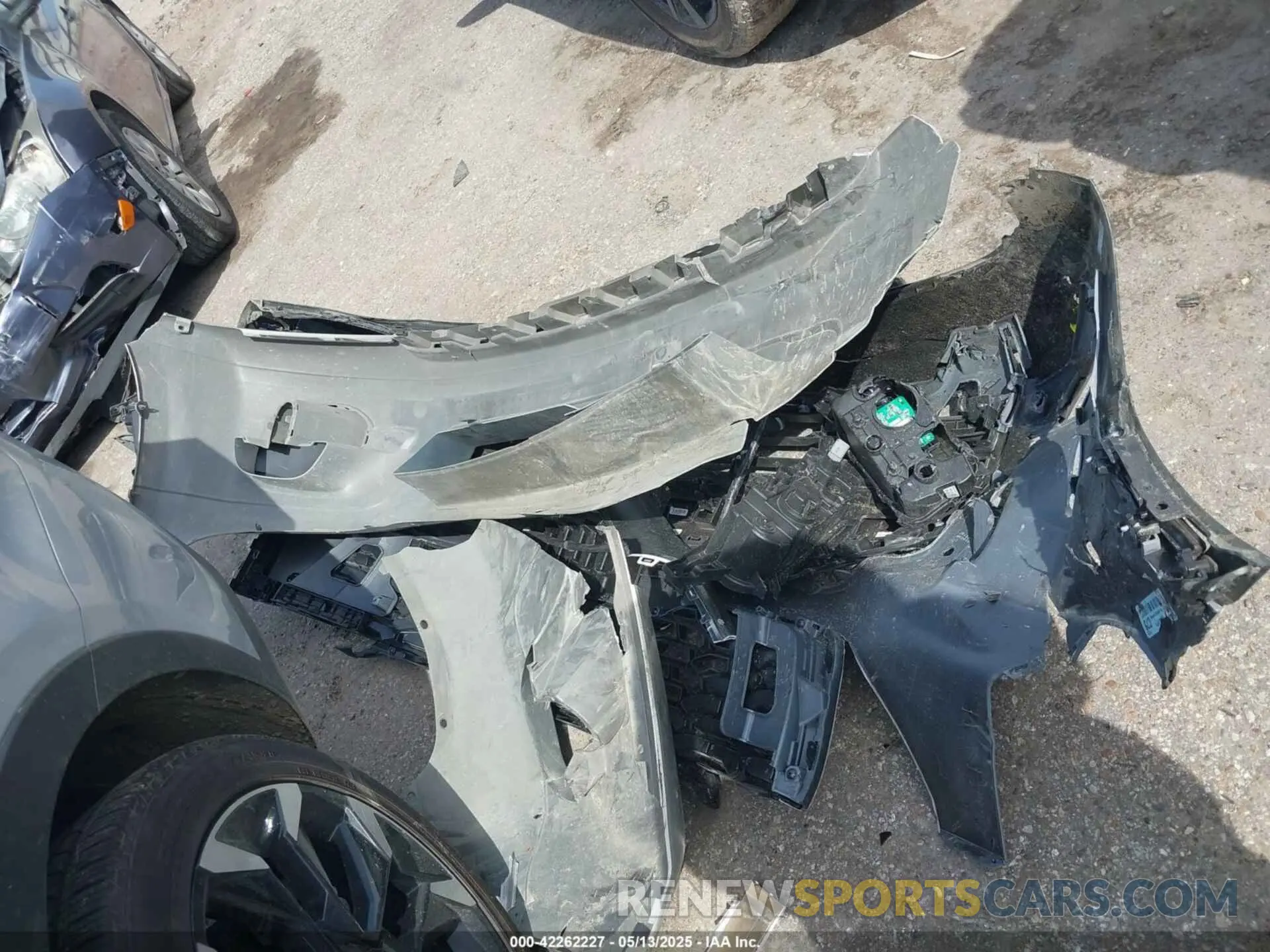 11 Photograph of a damaged car 5XYRH4JF3SG324230 KIA SORENTO 2025