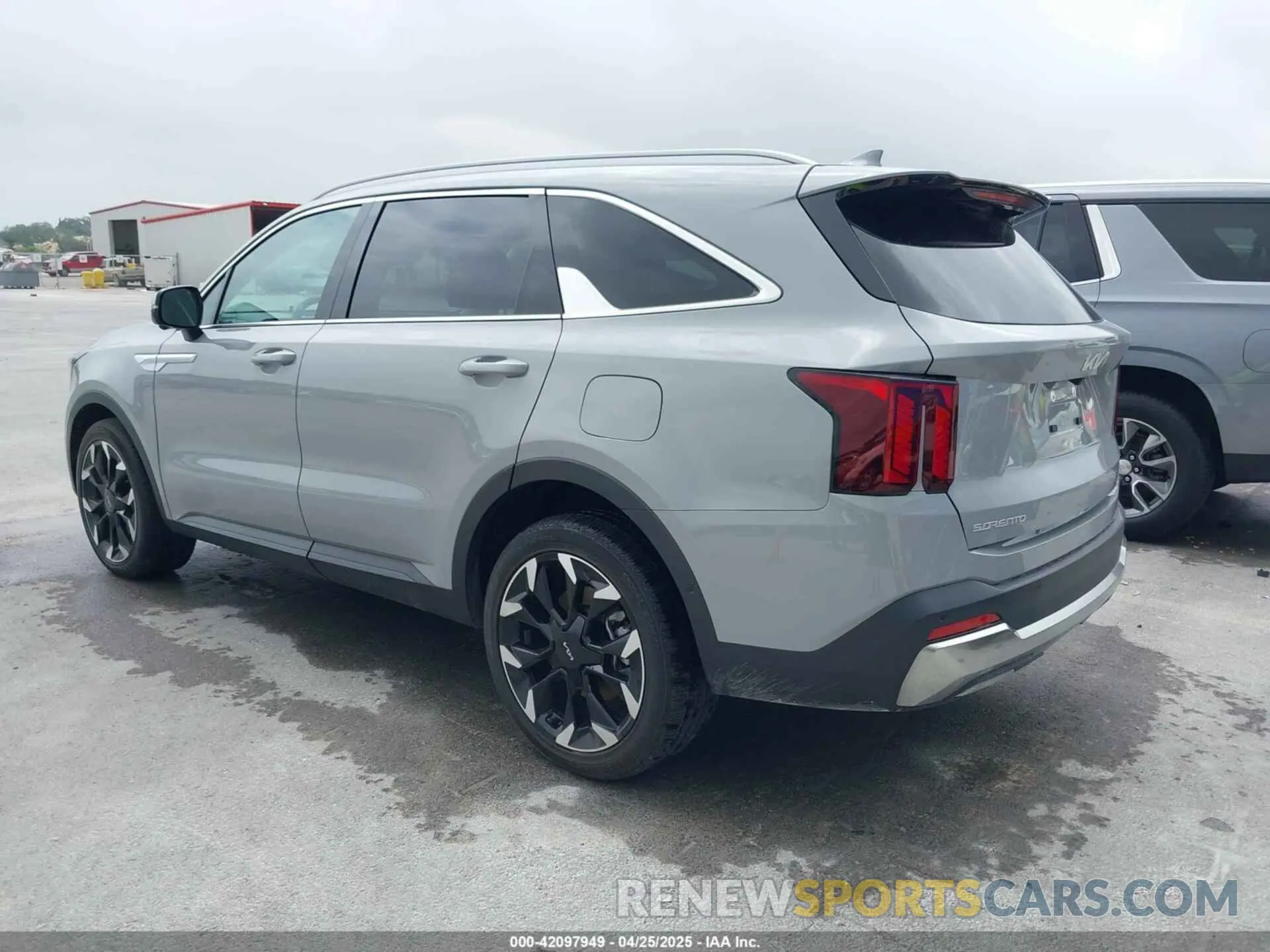 3 Photograph of a damaged car 5XYRK4JF5SG309763 KIA SORENTO 2025