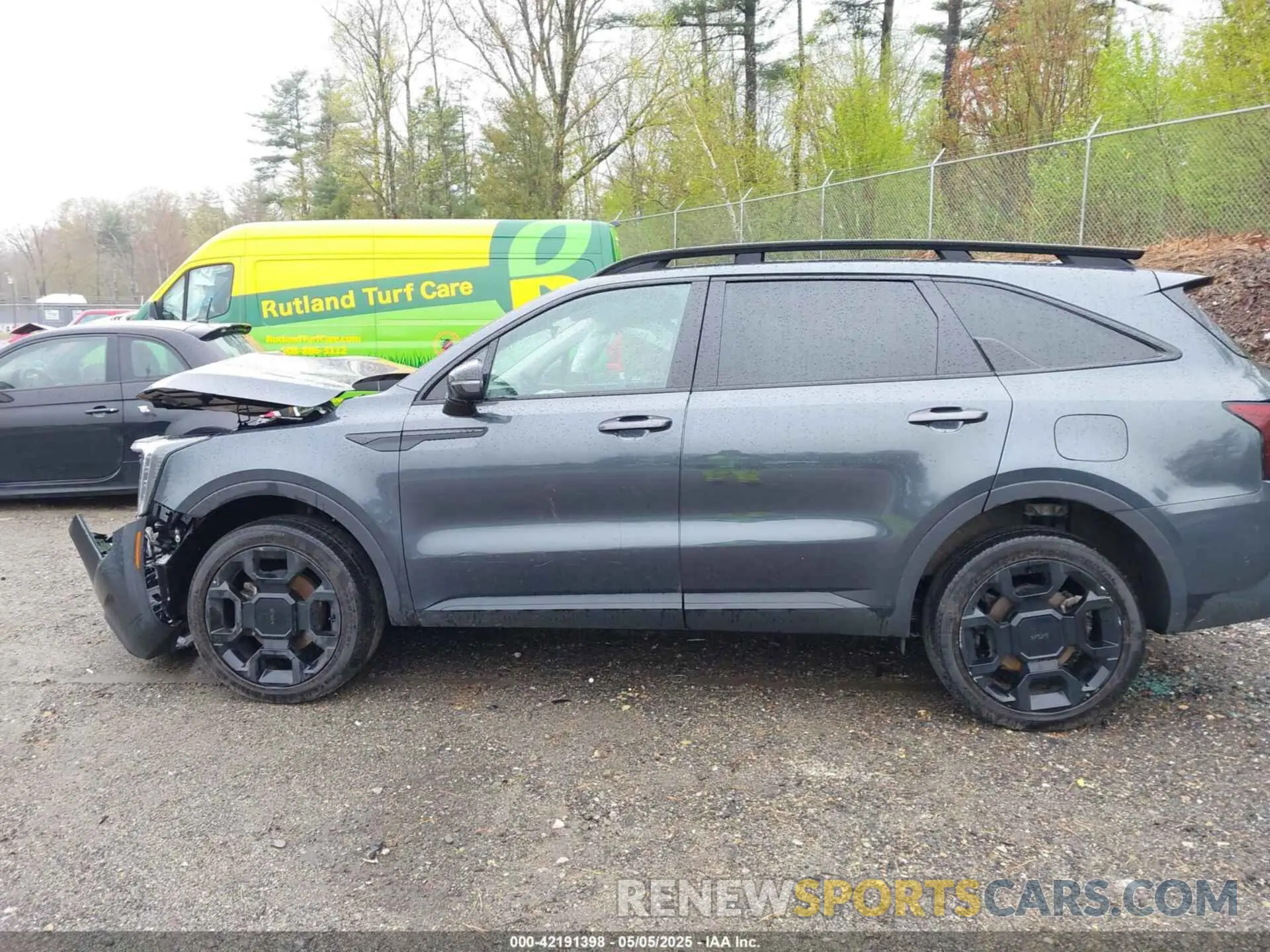 14 Photograph of a damaged car 5XYRKDJF1SG310649 KIA SORENTO 2025