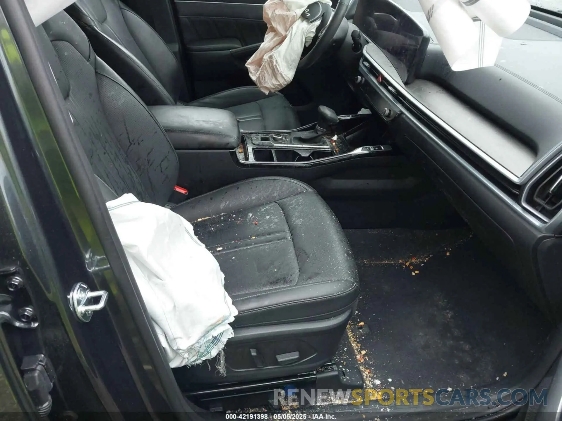 5 Photograph of a damaged car 5XYRKDJF1SG310649 KIA SORENTO 2025