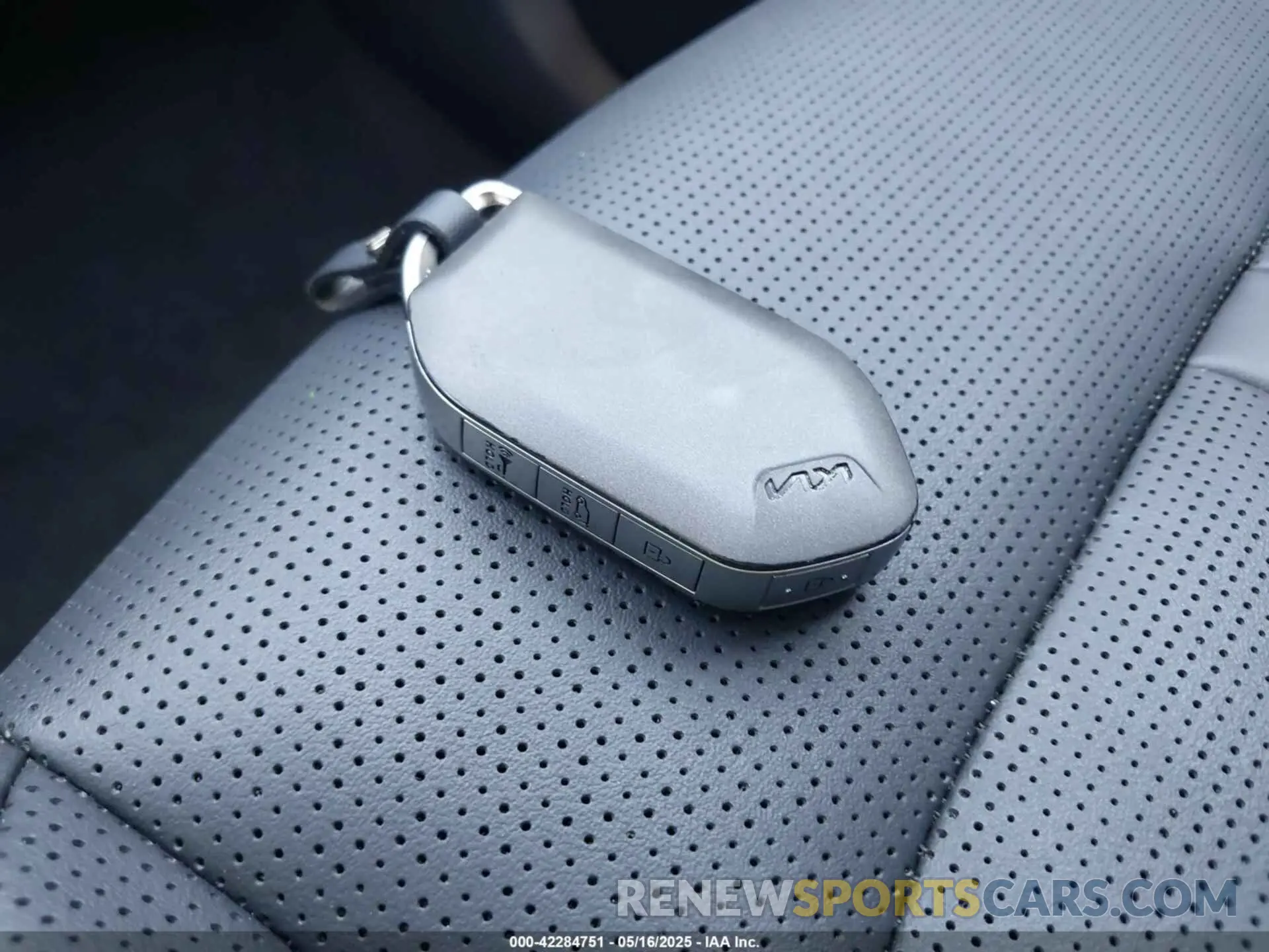 11 Фотография поврежденного автомобиля 5XYRKDJF5SG333500 KIA SORENTO 2025