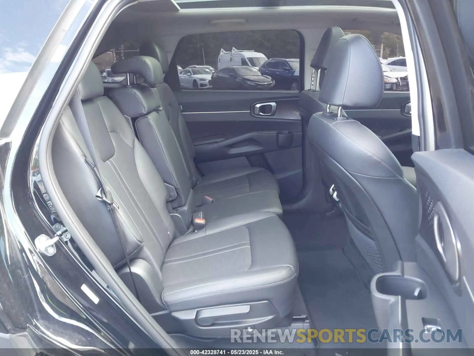 8 Фотография поврежденного автомобиля 5XYRLDJC4SG322913 KIA SORENTO 2025