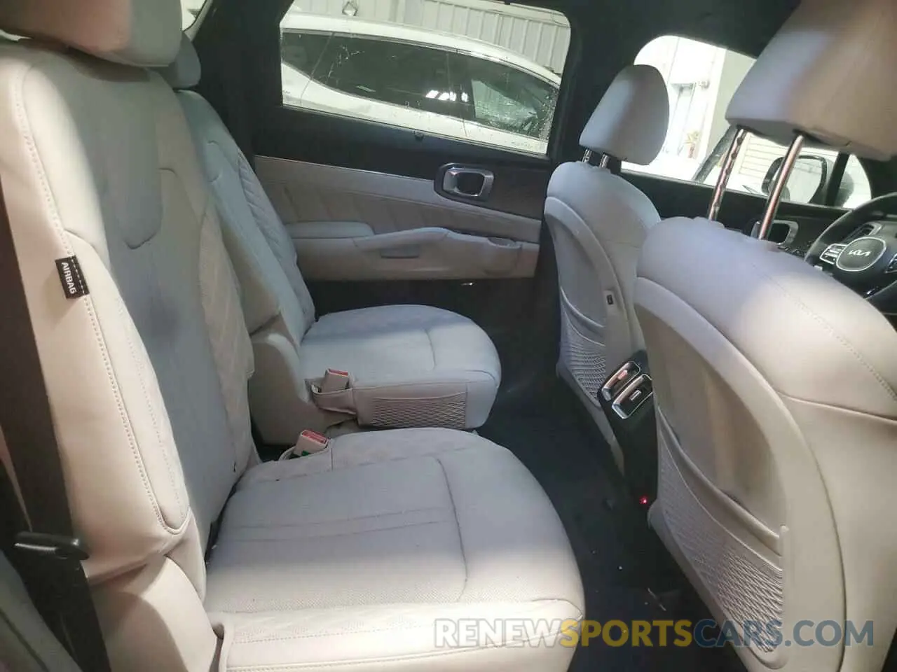 11 Photograph of a damaged car KNDRKDJG7S5318160 KIA SORENTO 2025