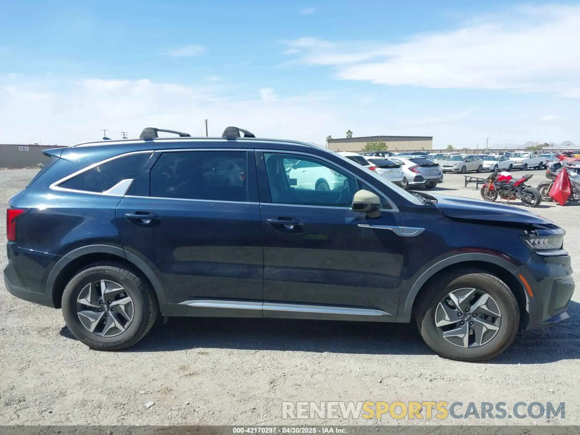 13 Photograph of a damaged car KNDRG4LG5M5057404 KIA SORENTO HYBRID 2021
