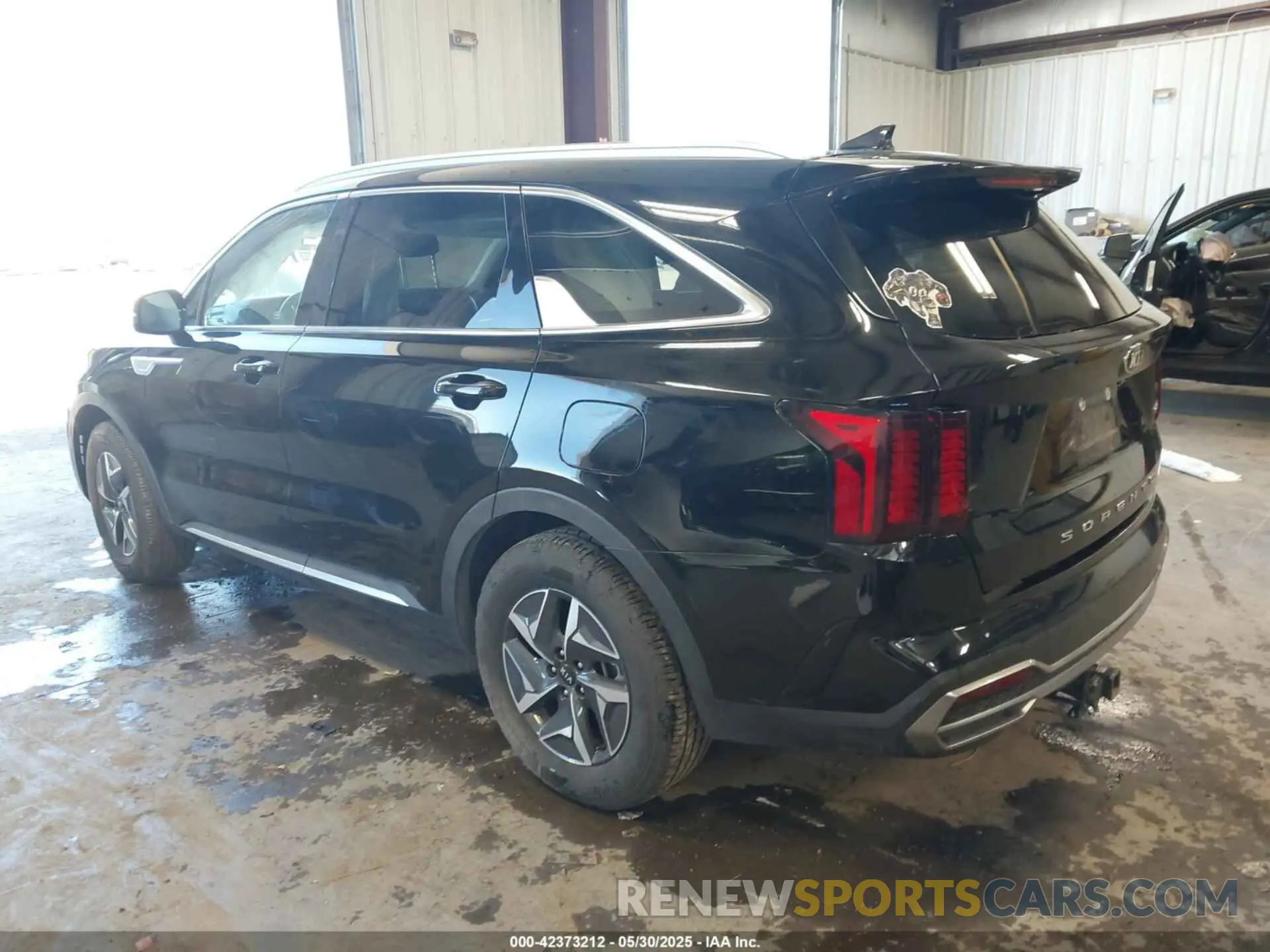 3 Photograph of a damaged car KNDRH4LG3M5018873 KIA SORENTO HYBRID 2021