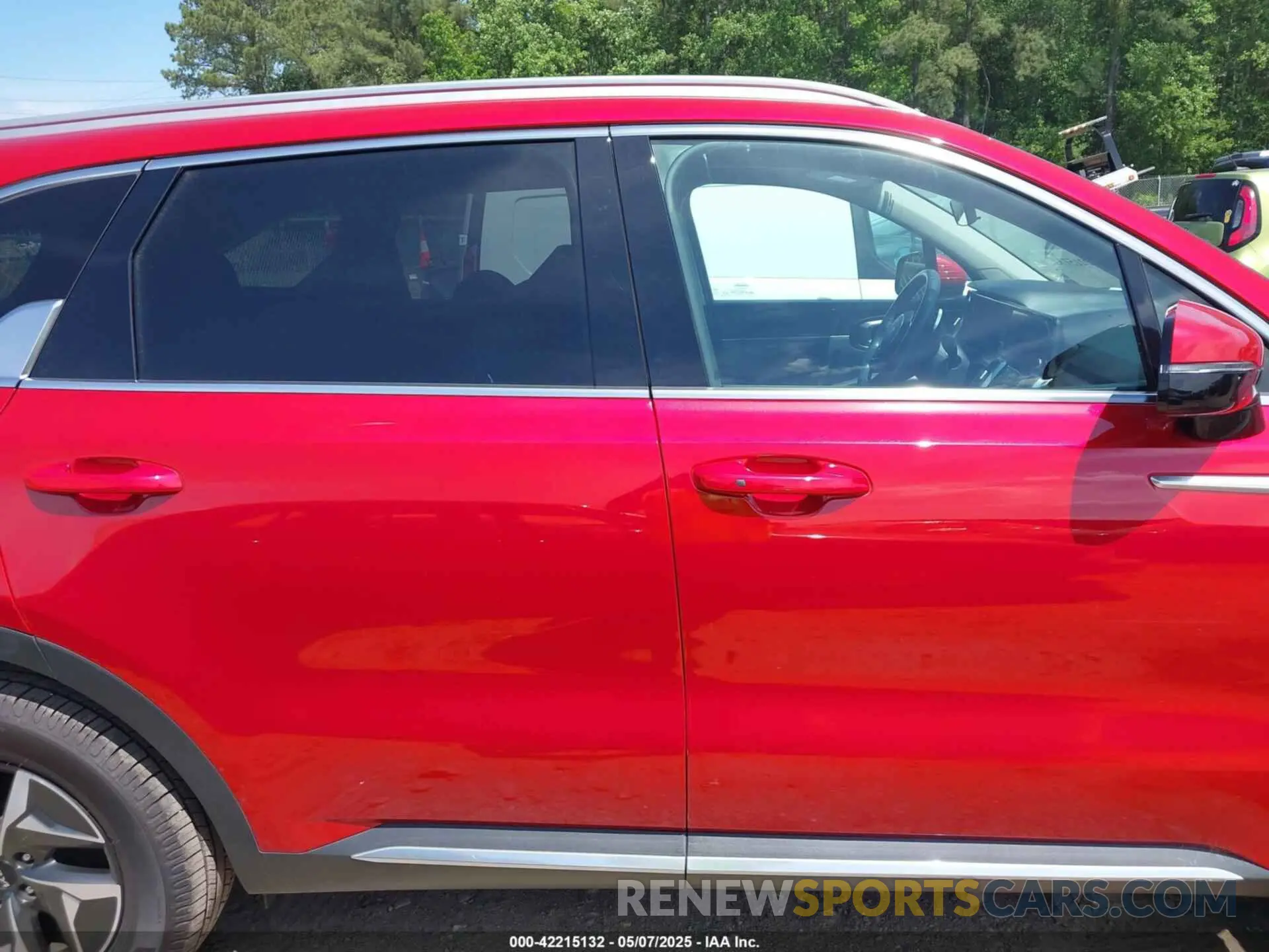 13 Photograph of a damaged car KNDRG4LG0N5113069 KIA SORENTO HYBRID 2022