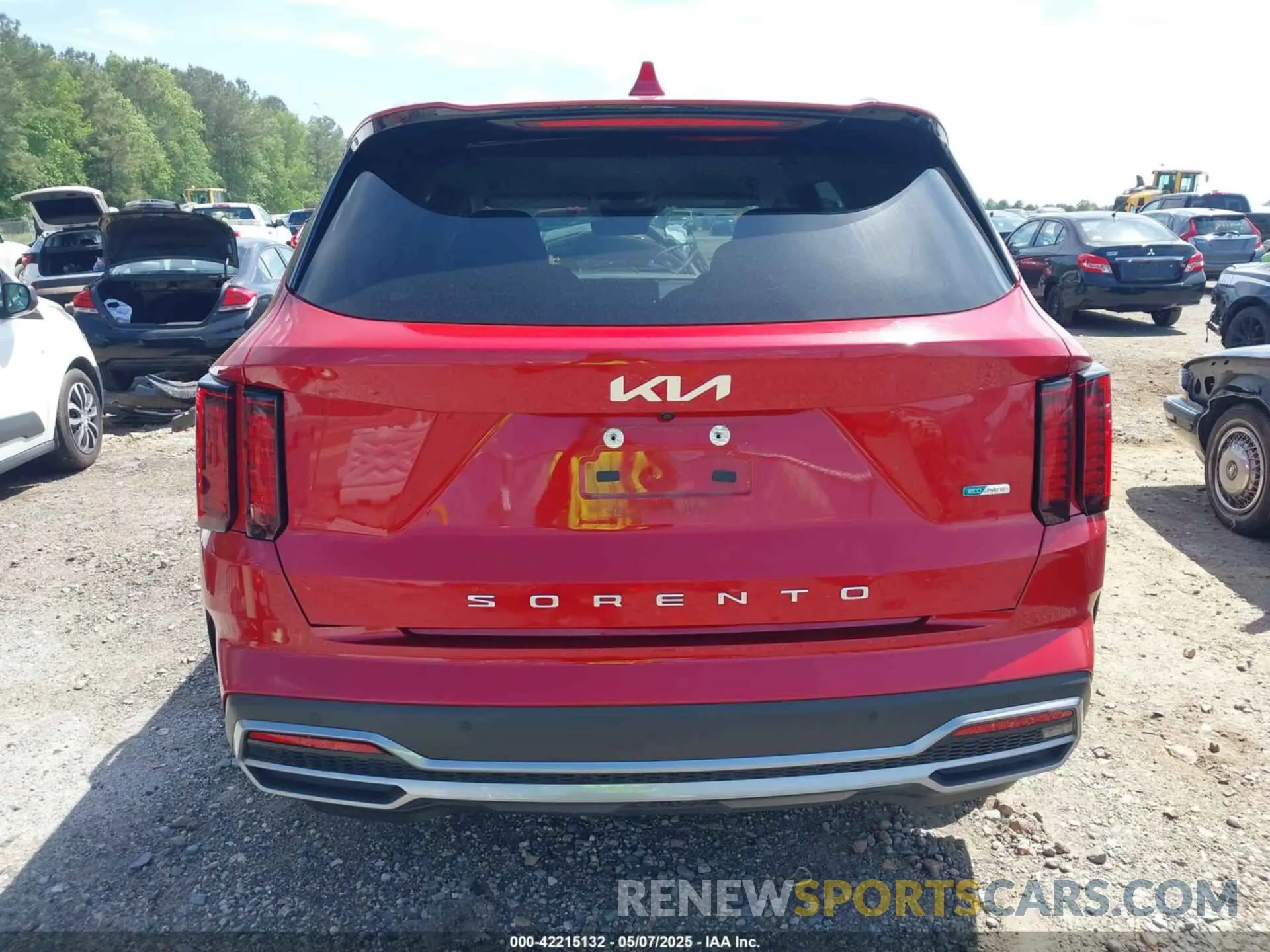 16 Photograph of a damaged car KNDRG4LG0N5113069 KIA SORENTO HYBRID 2022