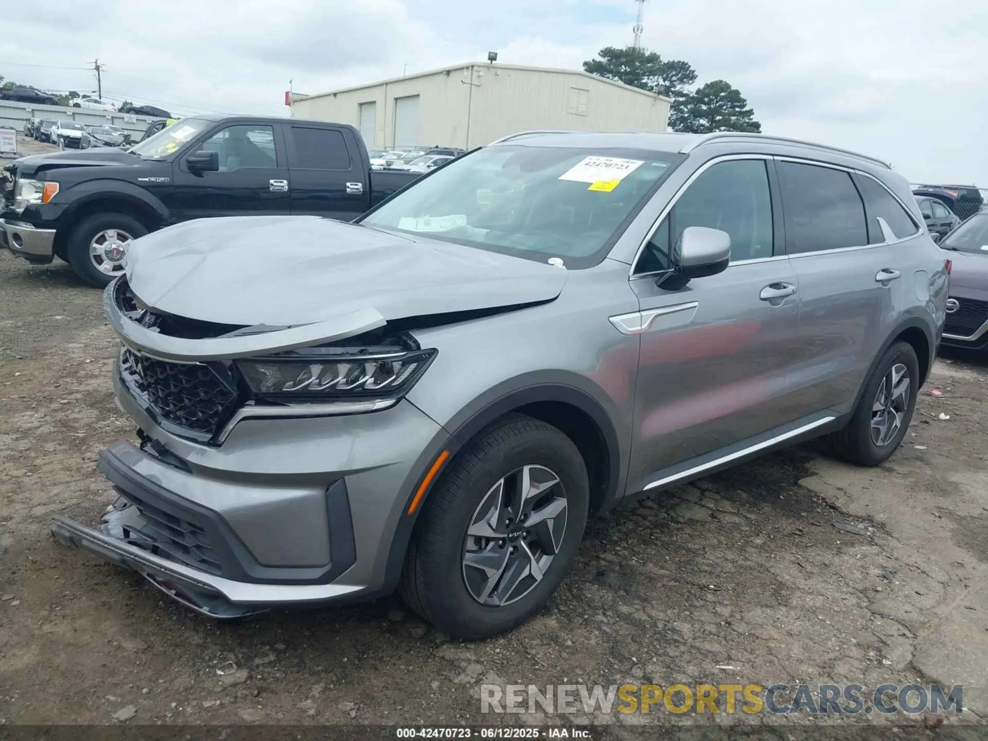 2 Photograph of a damaged car KNDRG4LG2N5092371 KIA SORENTO HYBRID 2022