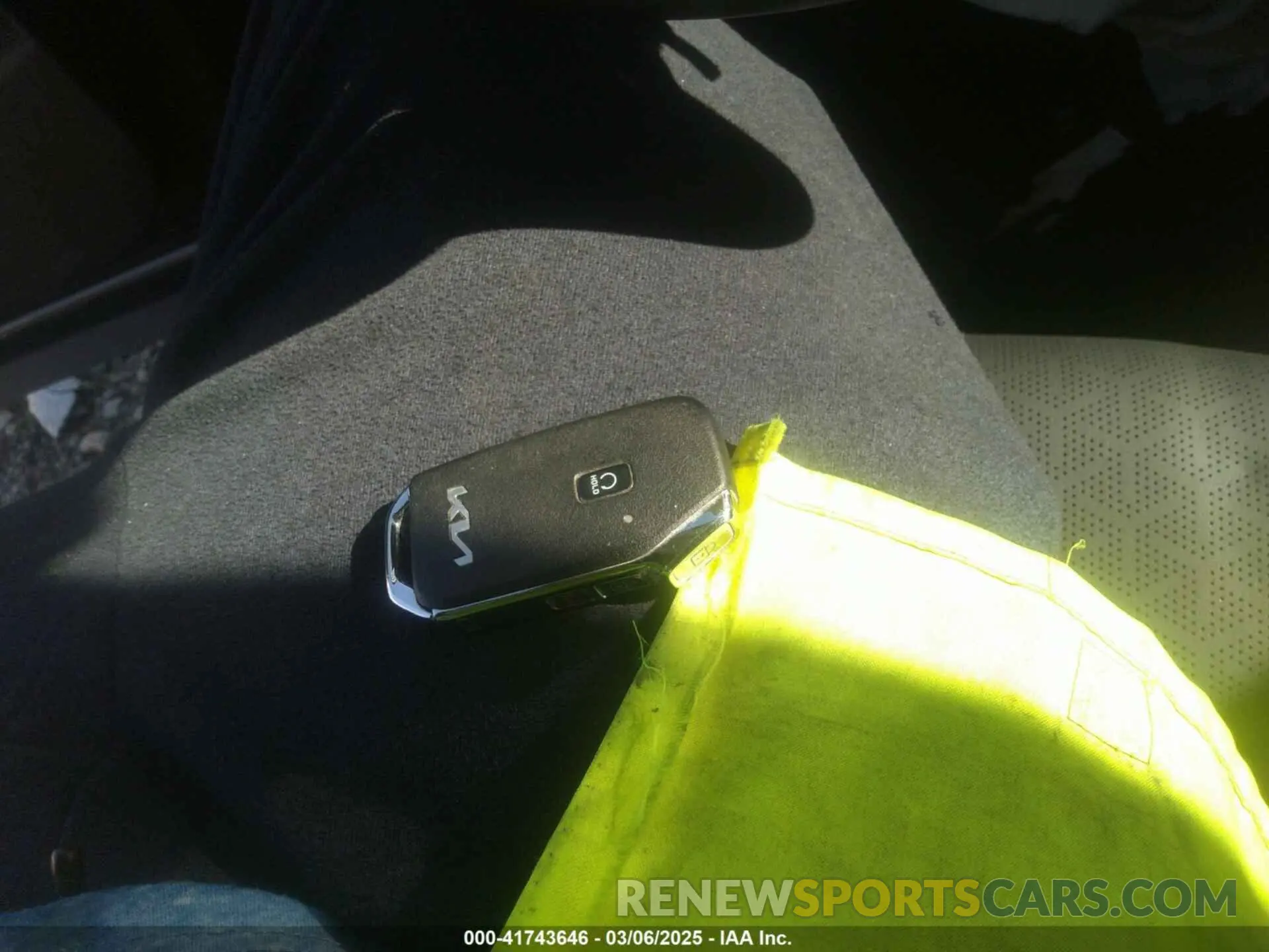 11 Photograph of a damaged car KNDRG4LG3N5120310 KIA SORENTO HYBRID 2022