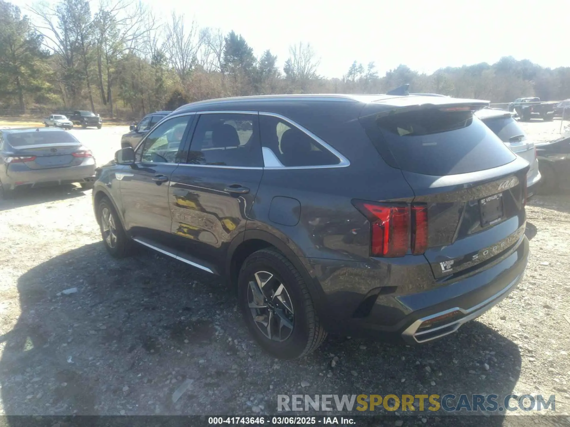 3 Photograph of a damaged car KNDRG4LG3N5120310 KIA SORENTO HYBRID 2022