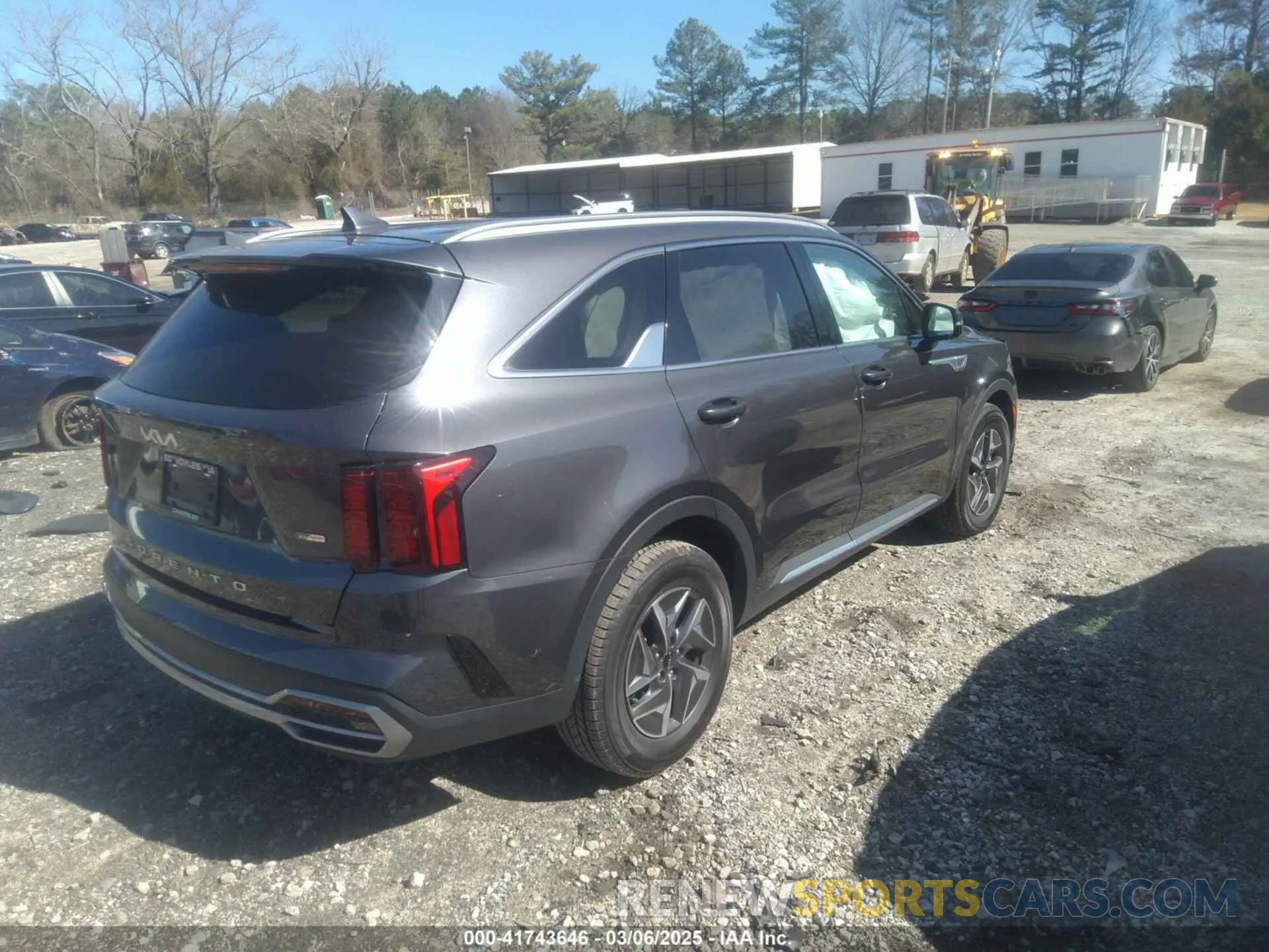 4 Photograph of a damaged car KNDRG4LG3N5120310 KIA SORENTO HYBRID 2022