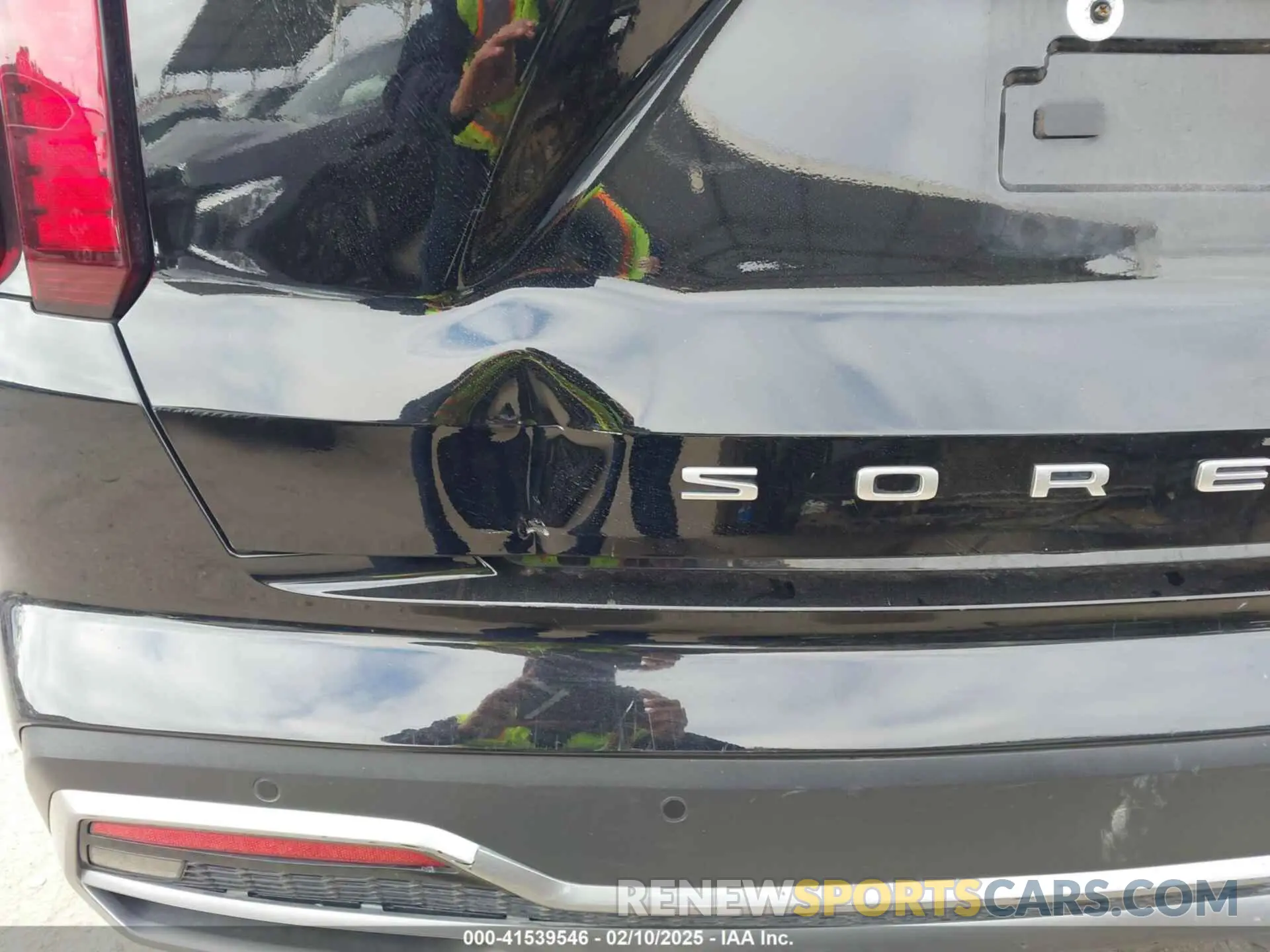 18 Photograph of a damaged car KNDRG4LG5N5086094 KIA SORENTO HYBRID 2022